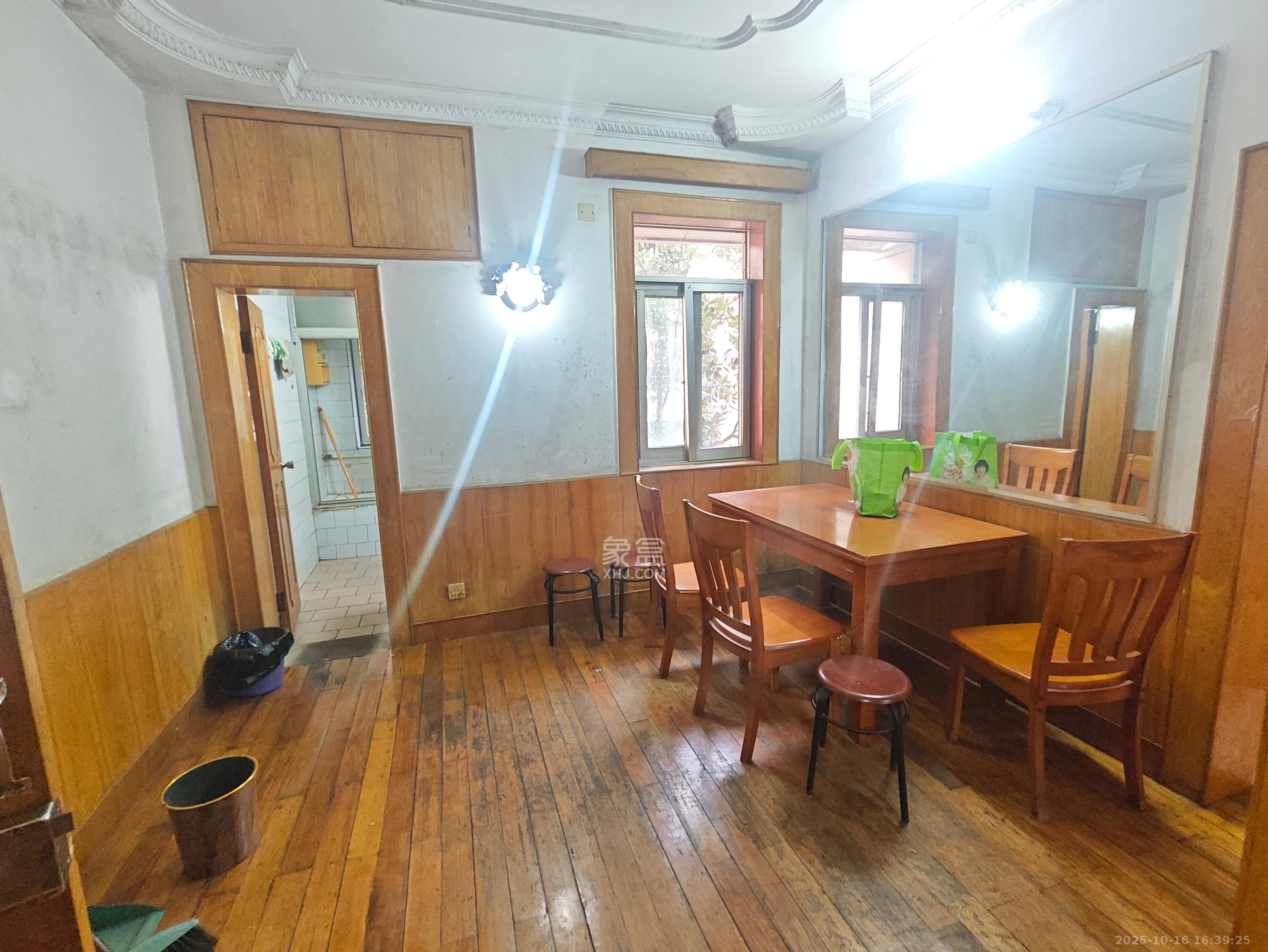 浦沅生活一区  2室1厅1卫    1500.0元/月 浦沅生活一区  2室1厅1卫    1500.0元/月室内图