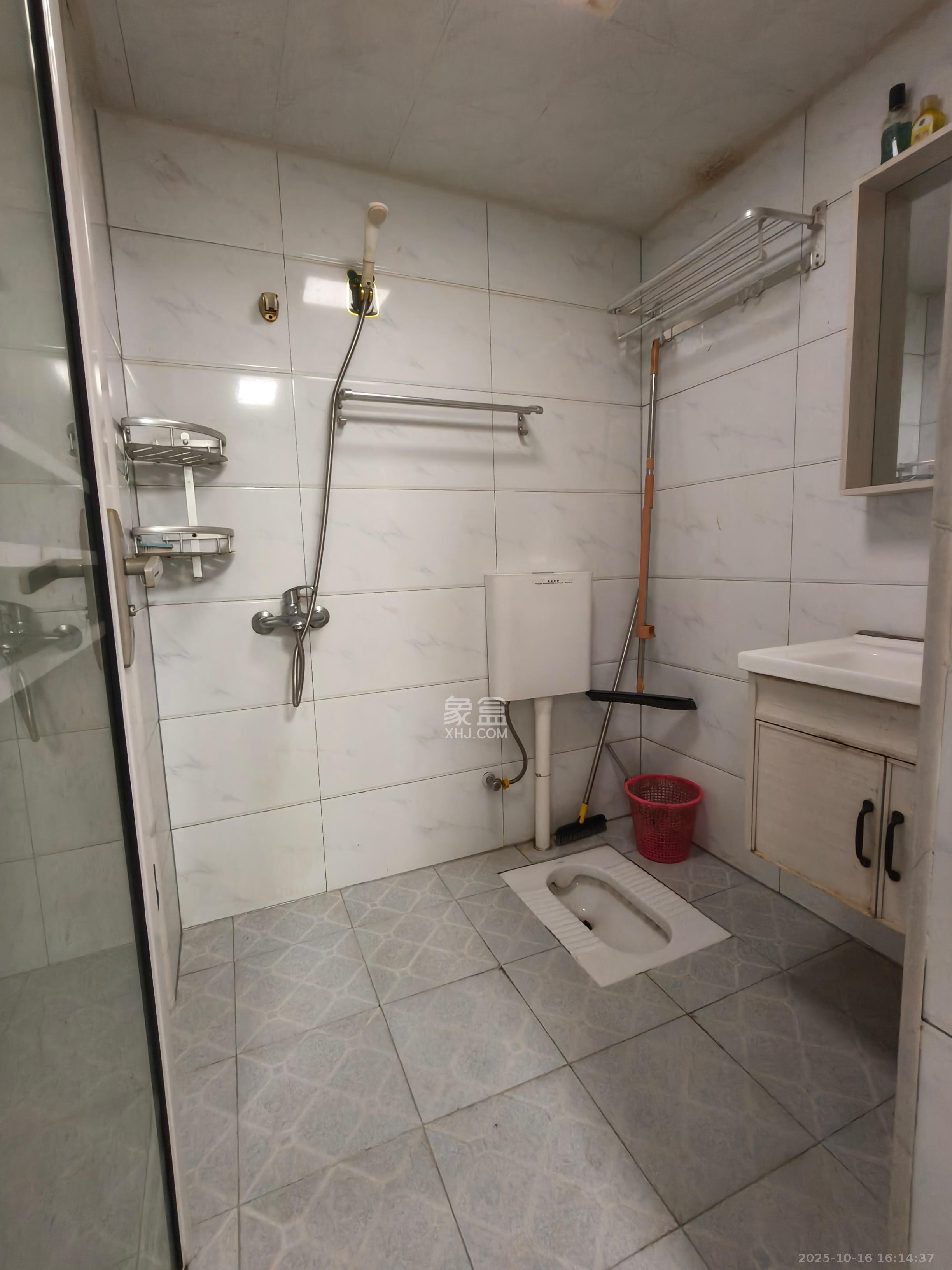 星城新宇川河苑  1室1厅1卫    1300.0元/月 星城新宇川河苑  1室1厅1卫    1300.0元/月室内图