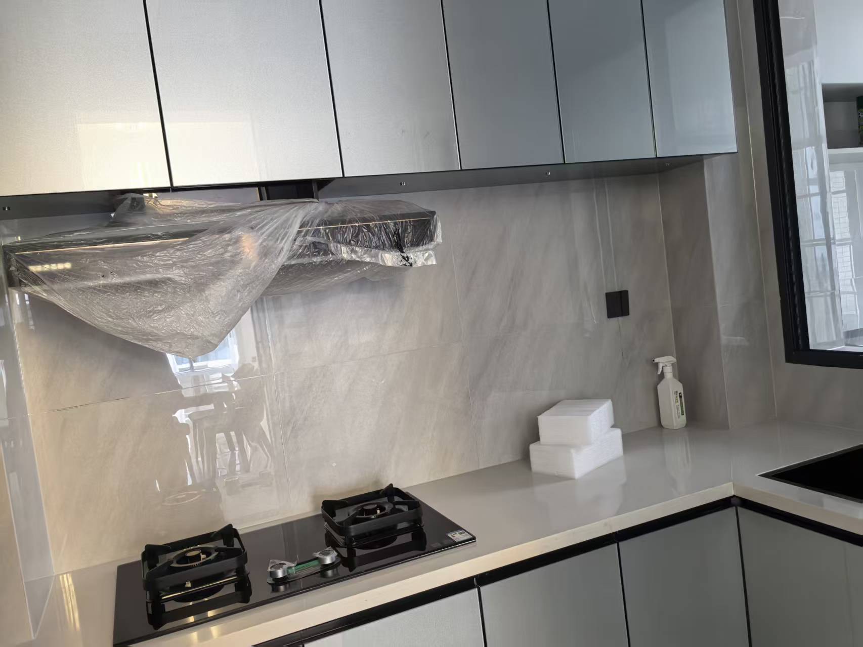 互助小区电梯房 3室2厅2卫 2200.0元/月 互助小区电梯房 3室2厅2卫 2200.0元/月室内图