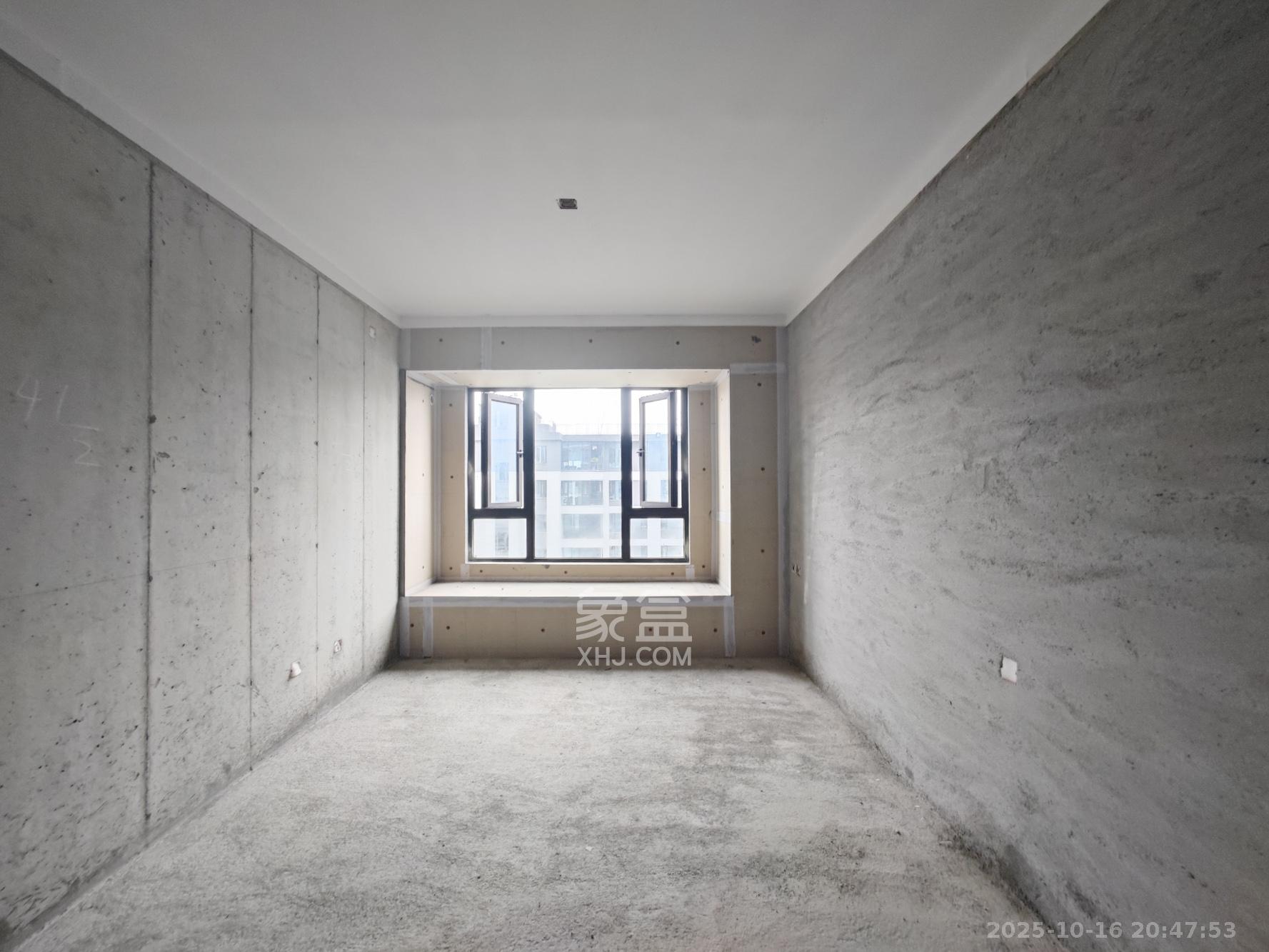 远洋红星天铂二期  3室2厅2卫    93.0万卧室