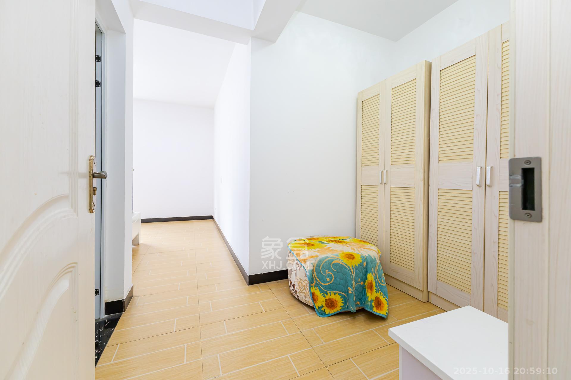 勤诚达境界城  4室2厅2卫    122.0万卧室