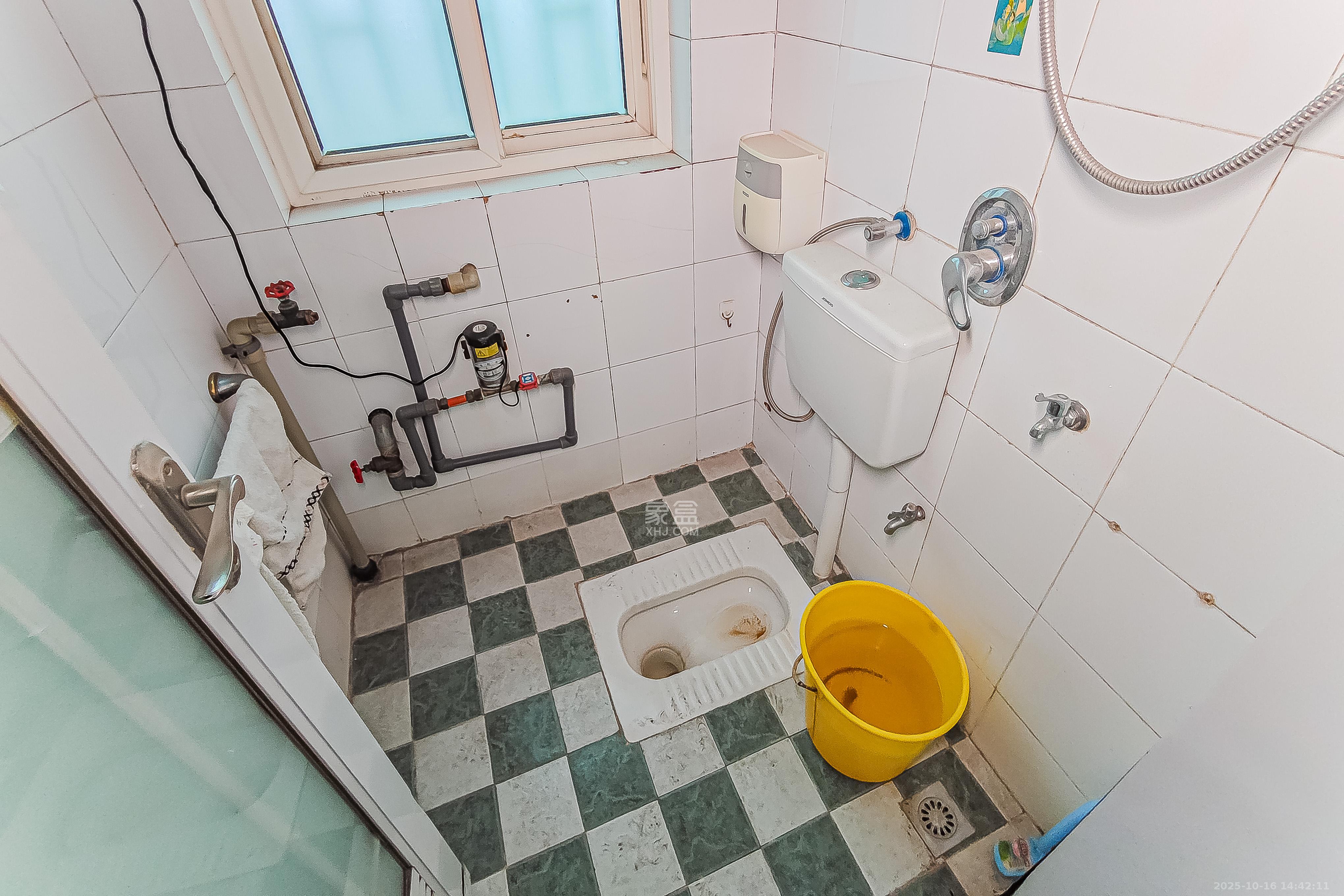 城南路街道办事处宿舍(天心游路38号)  3室2厅2卫    95.0万 城南路街道办事处宿舍(天心游路38号)  3室2厅2卫    95.0万卫生间