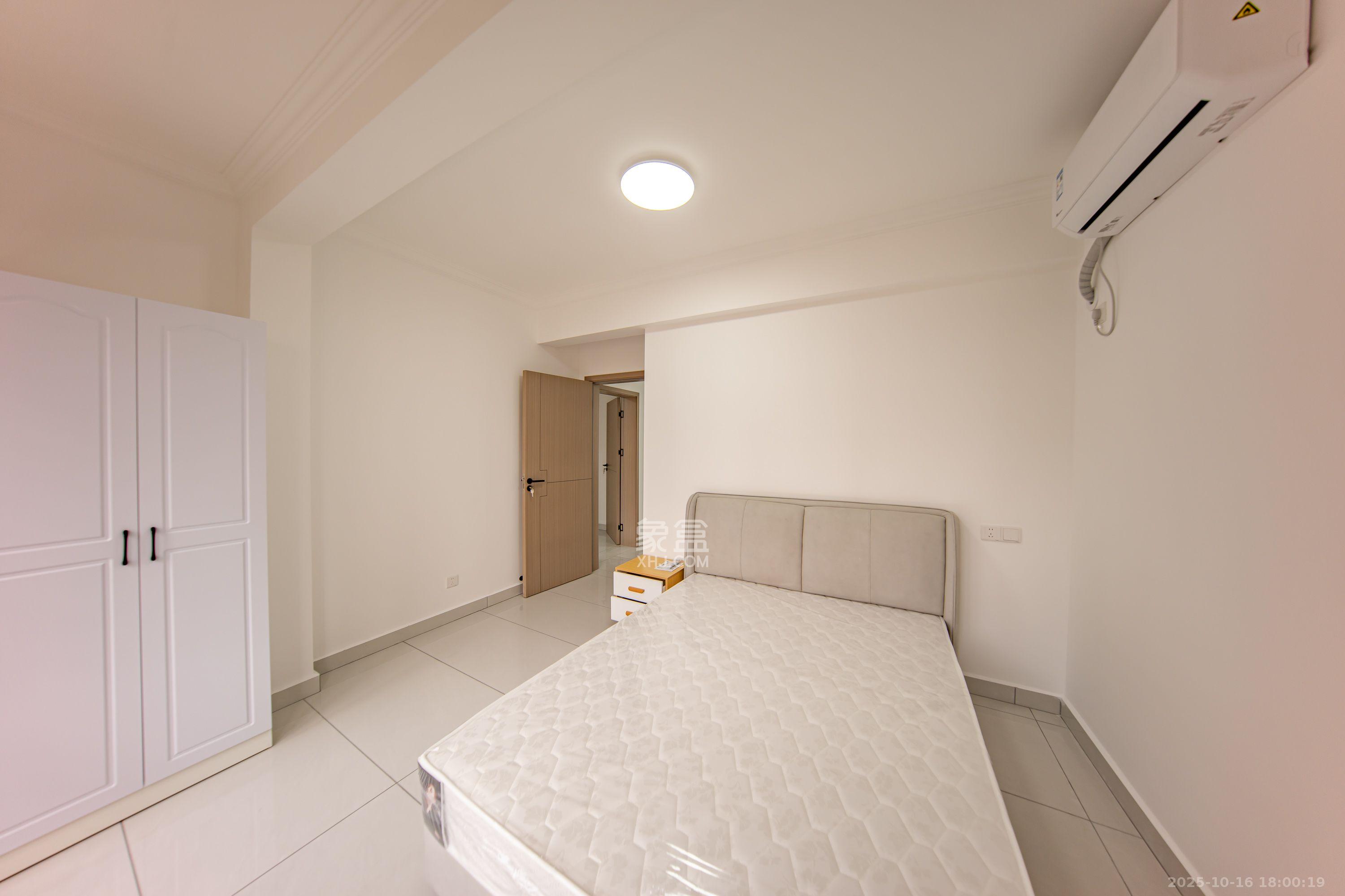 邦盛水岸御园  3室2厅2卫    2400.0元/月 邦盛水岸御园  3室2厅2卫    2400.0元/月室内图