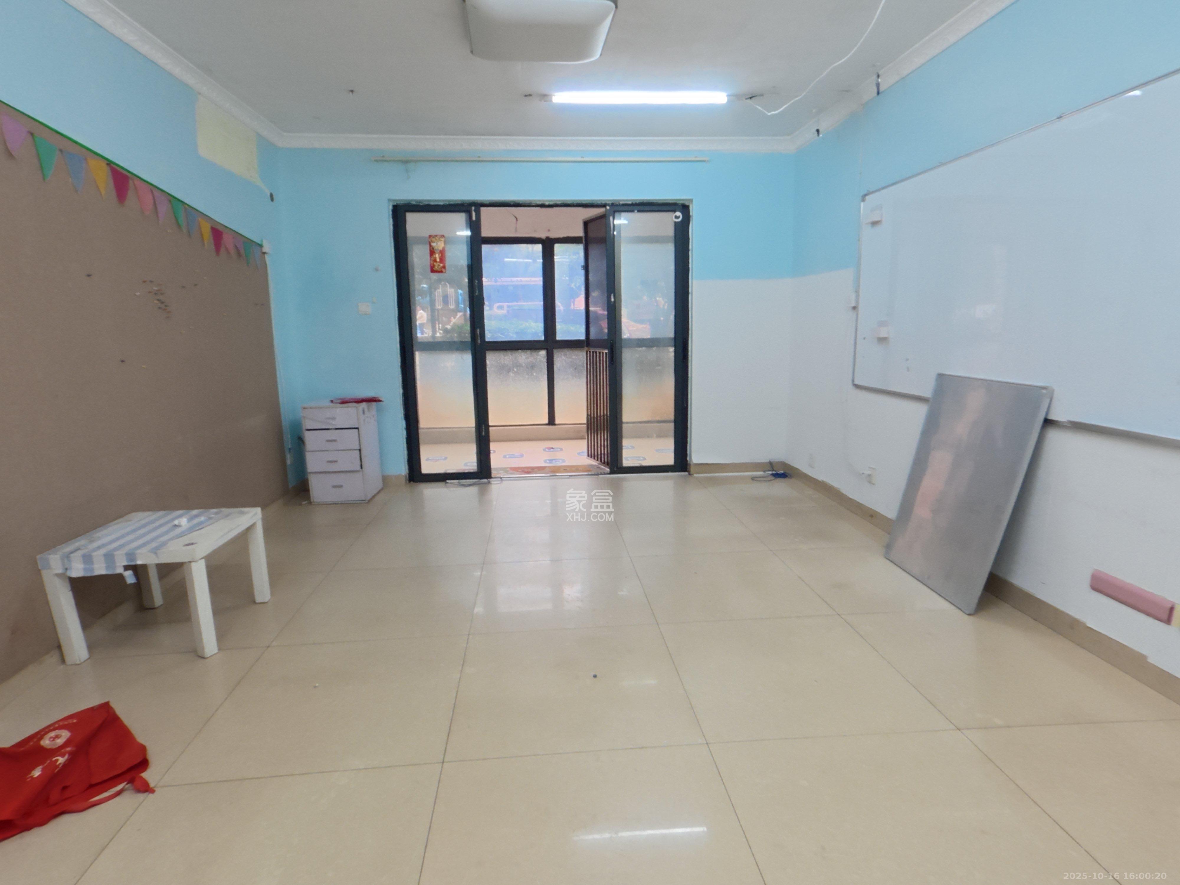 中建芙蓉嘉苑 3室1厅1卫 2800.0元/月 中建芙蓉嘉苑 3室1厅1卫 2800.0元/月室内图