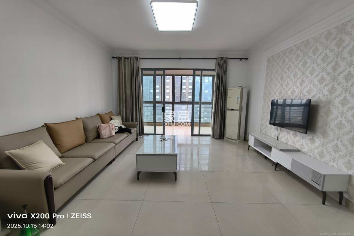 滨江君悦香邸 3室2厅2卫 3000.0元/月 滨江君悦香邸 3室2厅2卫 3000.0元/月室内图