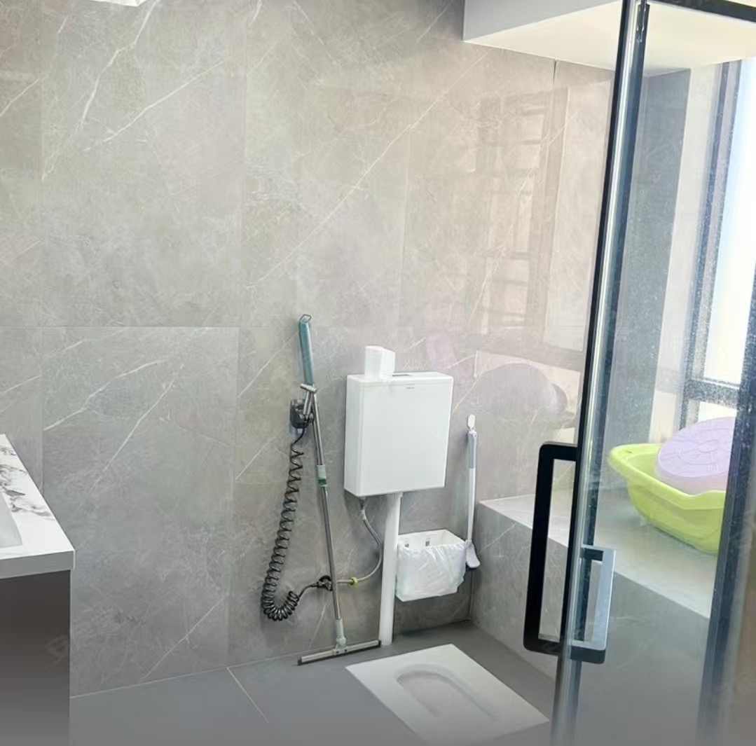 长弘御府  4室2厅2卫    390.0万 长弘御府  4室2厅2卫    390.0万客厅