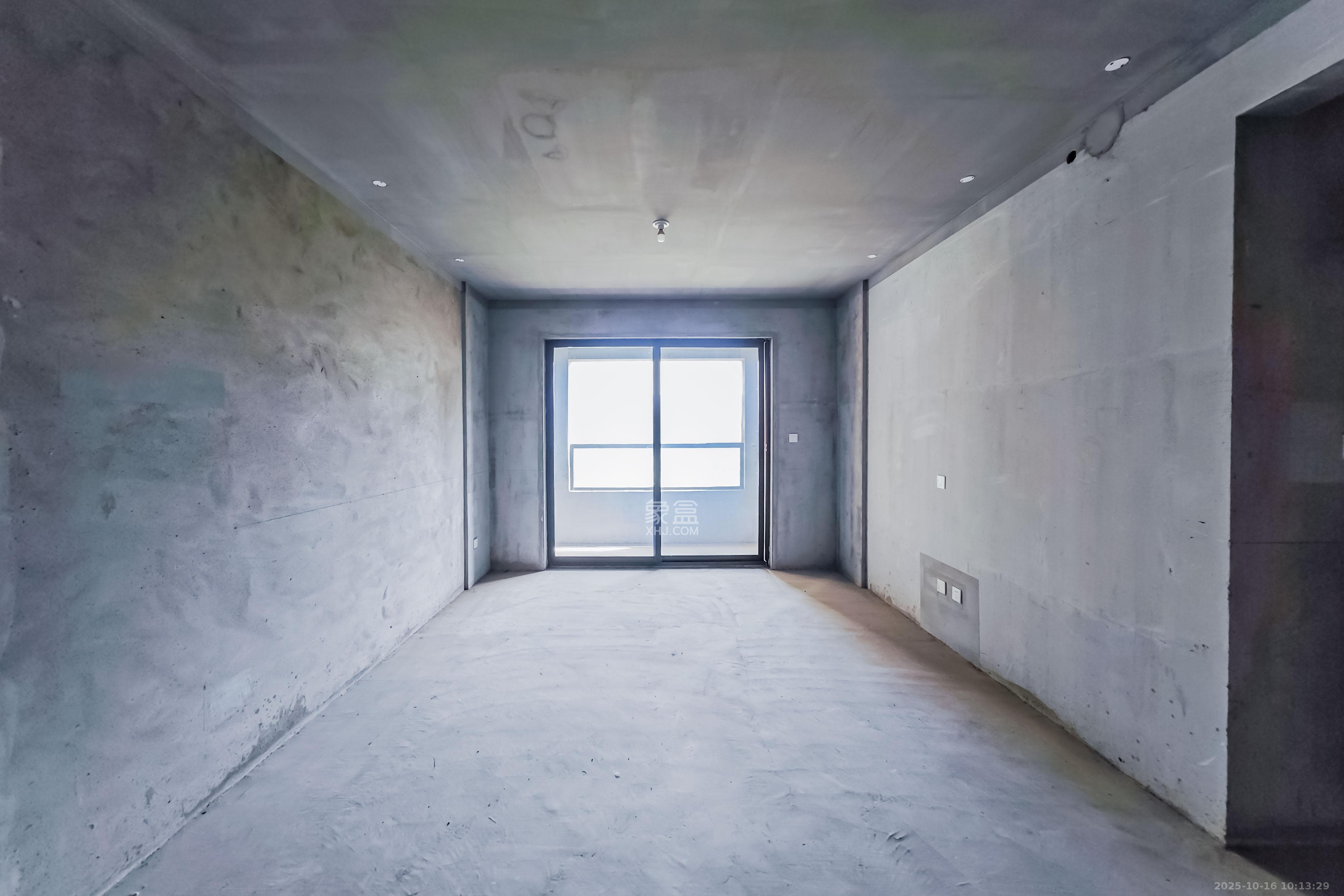 中天星耀城  3室2厅2卫    115.0万 中天星耀城  3室2厅2卫    115.0万客厅