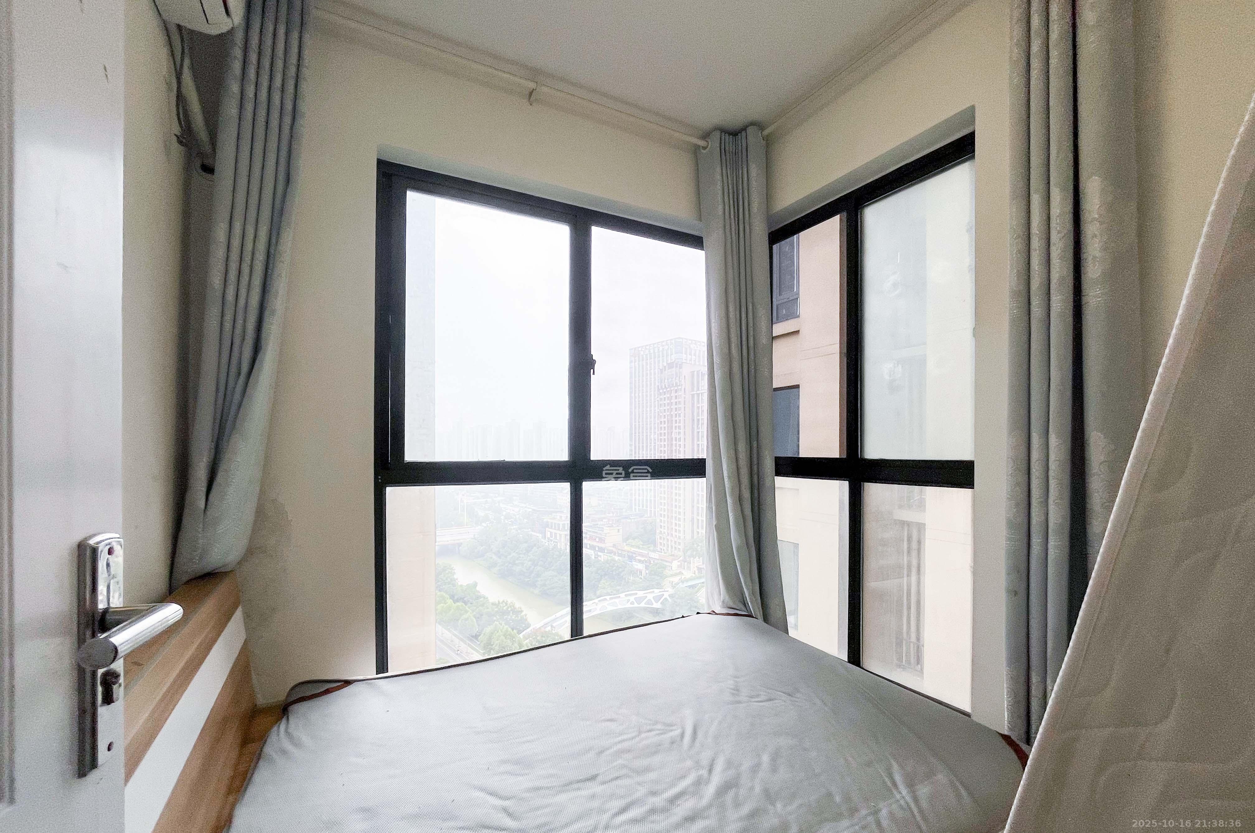 中建梅溪湖中心 3室2厅1卫 128.0万 中建梅溪湖中心 3室2厅1卫 128.0万其他