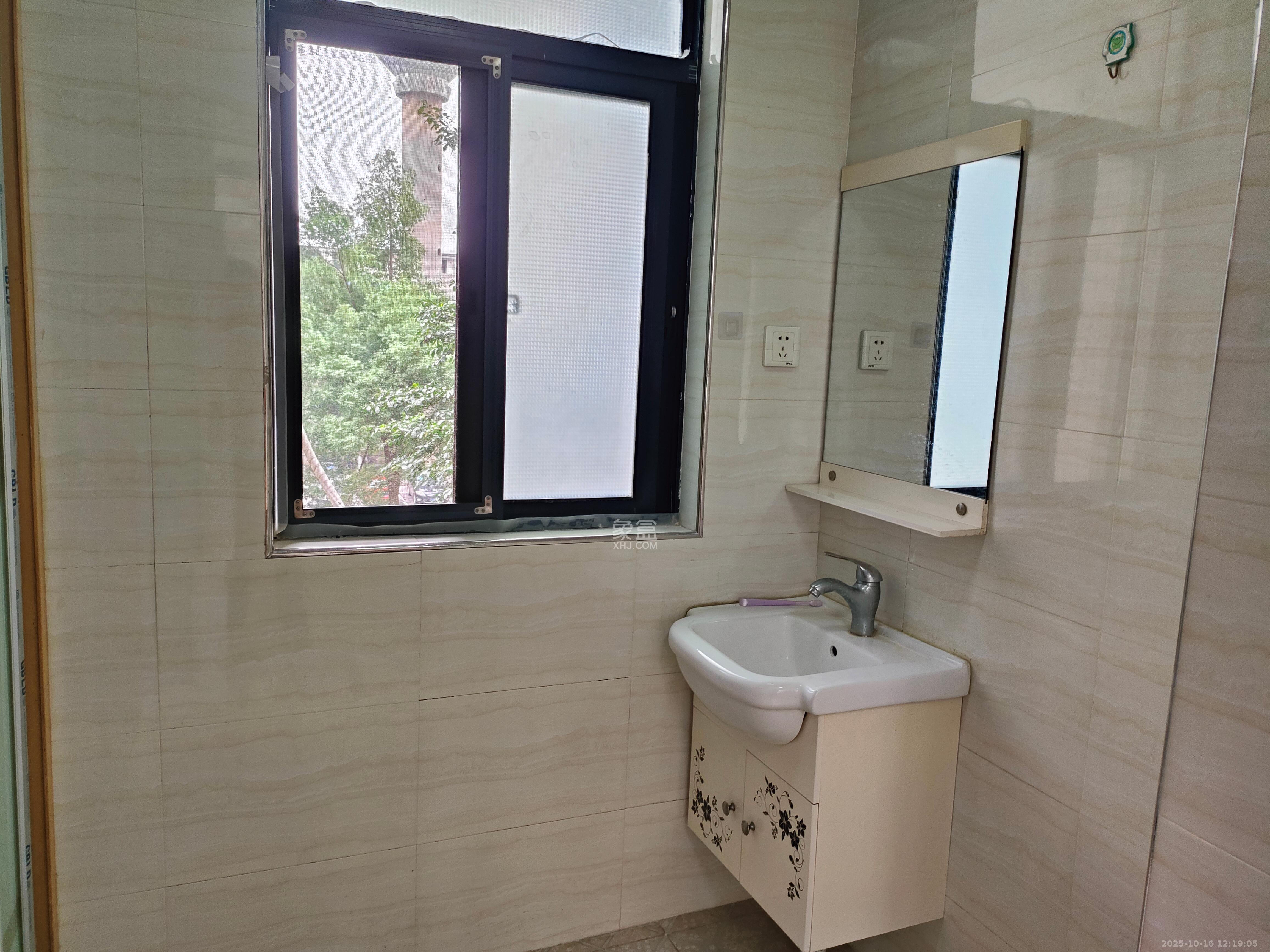 城南故事家园  3室1厅1卫    1500.0元/月室内图