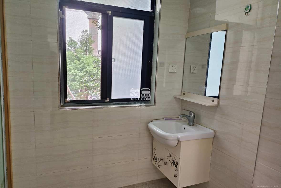 城南故事家园  3室1厅1卫    1500.0元/月 城南故事家园  3室1厅1卫    1500.0元/月室内图