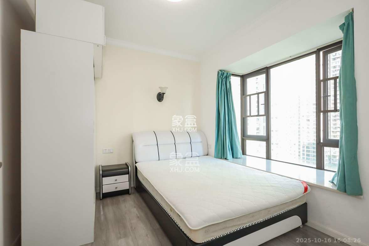 保利西海岸B区  3室2厅1卫    3100.0元/月 保利西海岸B区  3室2厅1卫    3100.0元/月室内图