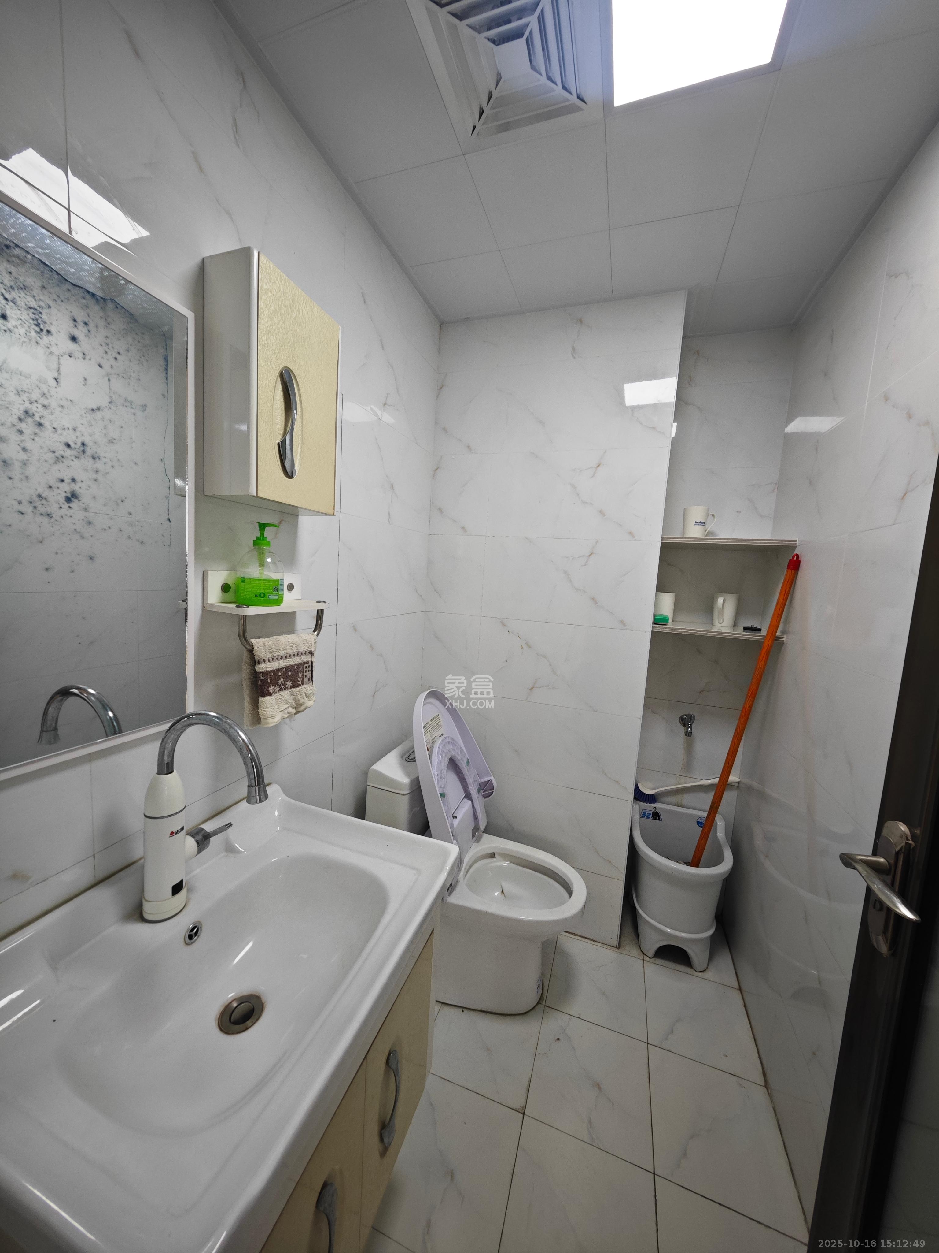 欧亚达国际广场 2室2厅1卫 2000.0元/月 欧亚达国际广场 2室2厅1卫 2000.0元/月室内图