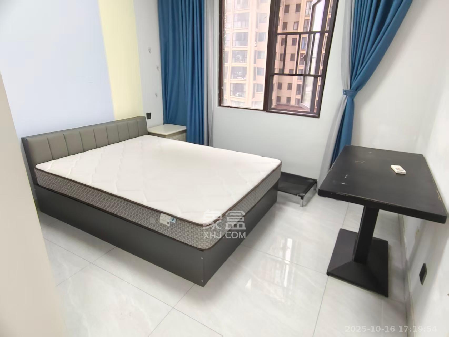 中城苑 3室2厅2卫 2500.0元/月 中城苑 3室2厅2卫 2500.0元/月室内图