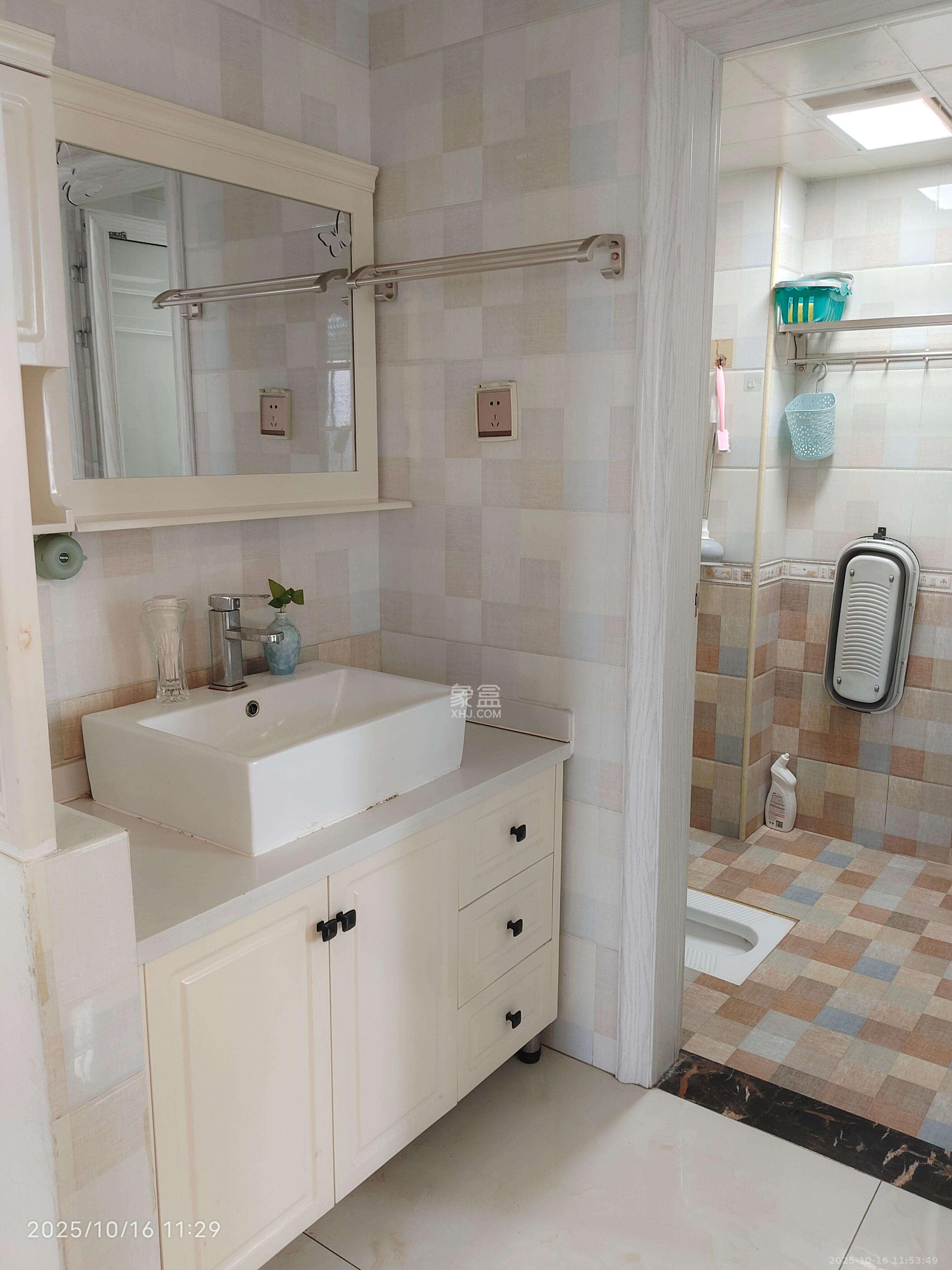 华润置地广场一期  1室1厅1卫    2200.0元/月 华润置地广场一期  1室1厅1卫    2200.0元/月室内图