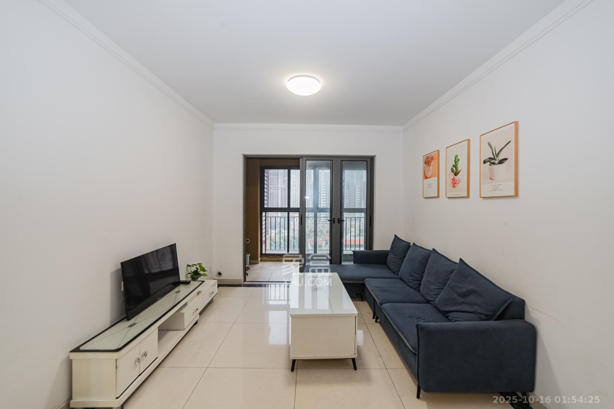 珠江郦城公园1号  3室2厅2卫    84.1万 珠江郦城公园1号  3室2厅2卫    84.1万客厅