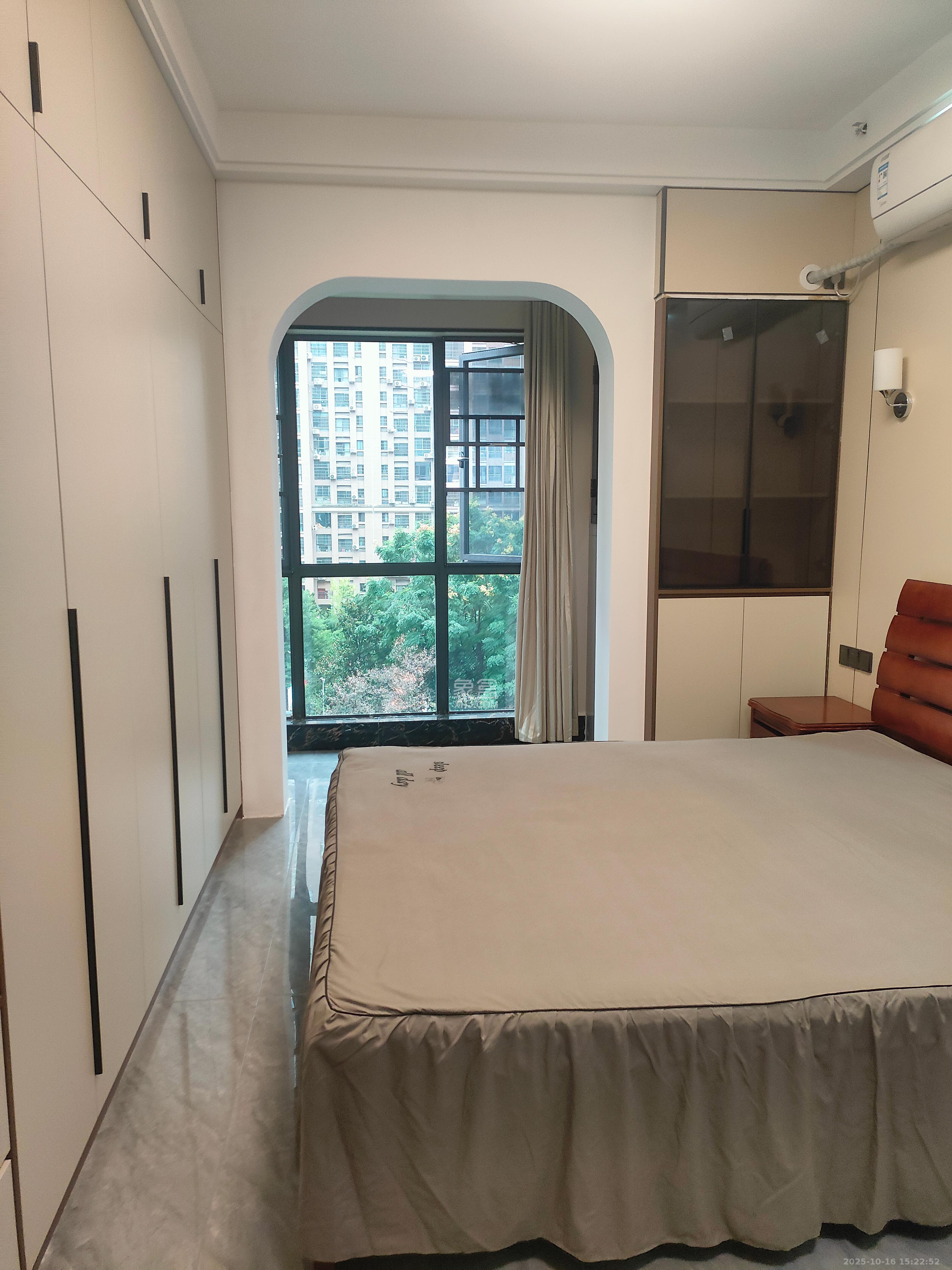 星沙算中心  1室1厅1卫    1600.0元/月 星沙算中心  1室1厅1卫    1600.0元/月