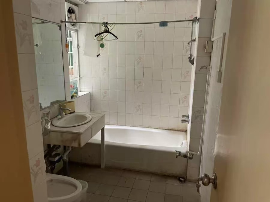 九都大厦  3室2厅2卫    85.0万室内图