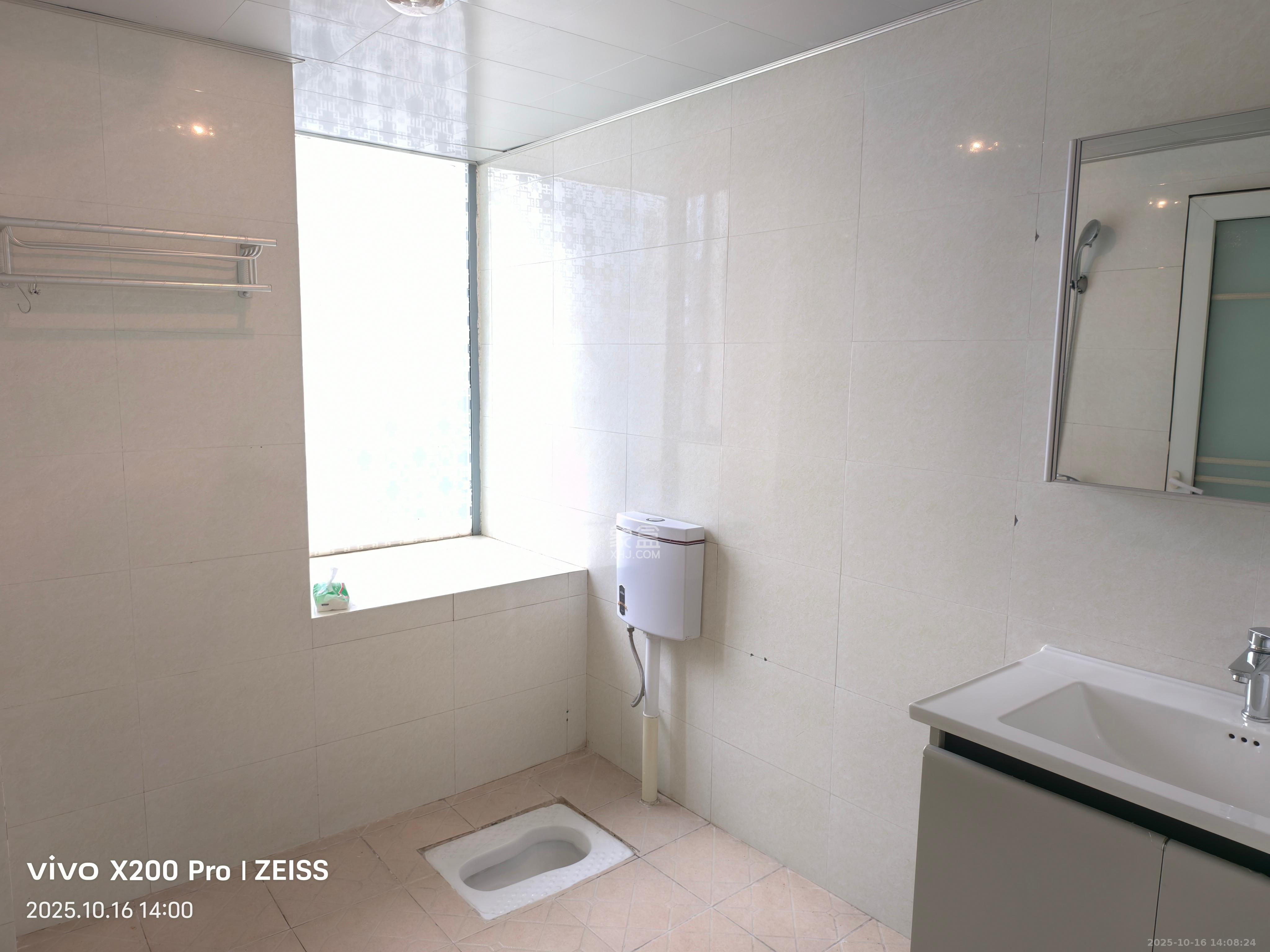 滨江君悦香邸  3室2厅2卫    3000.0元/月室内图