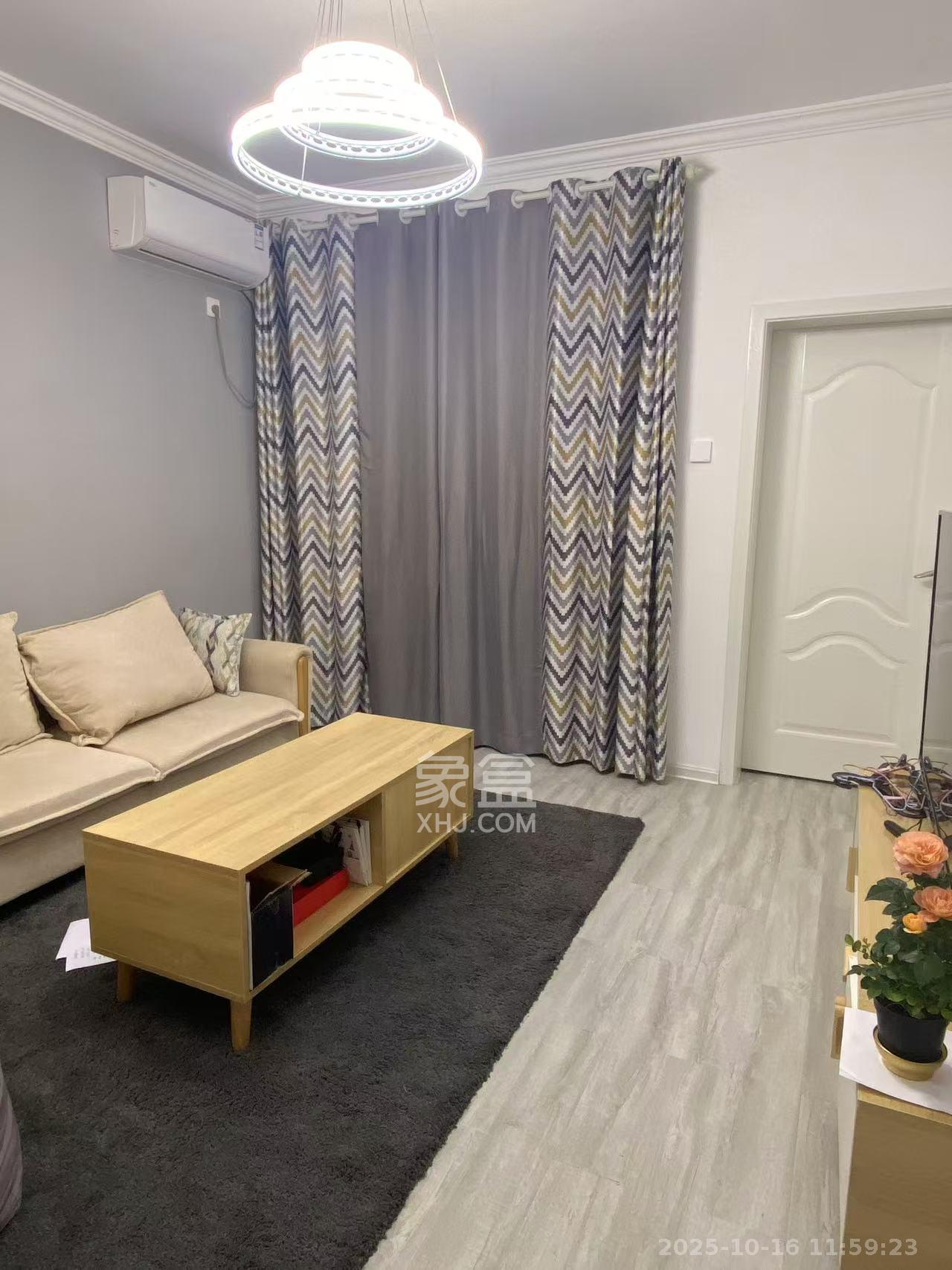 金地三千府(金地湖山樾、金地自在城)  2室1厅1卫    1600.0元/月 金地三千府(金地湖山樾、金地自在城)  2室1厅1卫    1600.0元/月