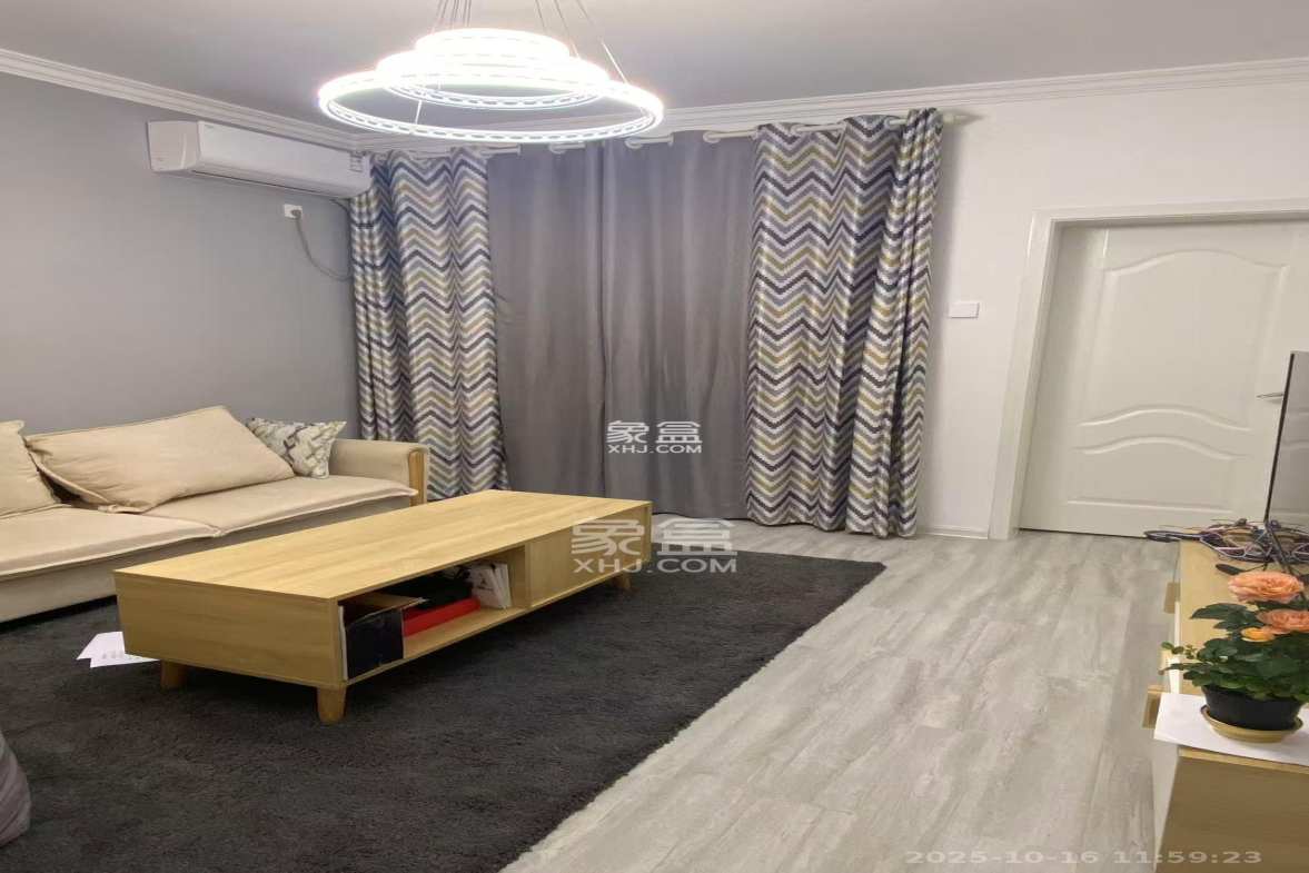 金地三千府(金地湖山樾、金地自在城)  2室1厅1卫    1600.0元/月 金地三千府(金地湖山樾、金地自在城)  2室1厅1卫    1600.0元/月室内图1