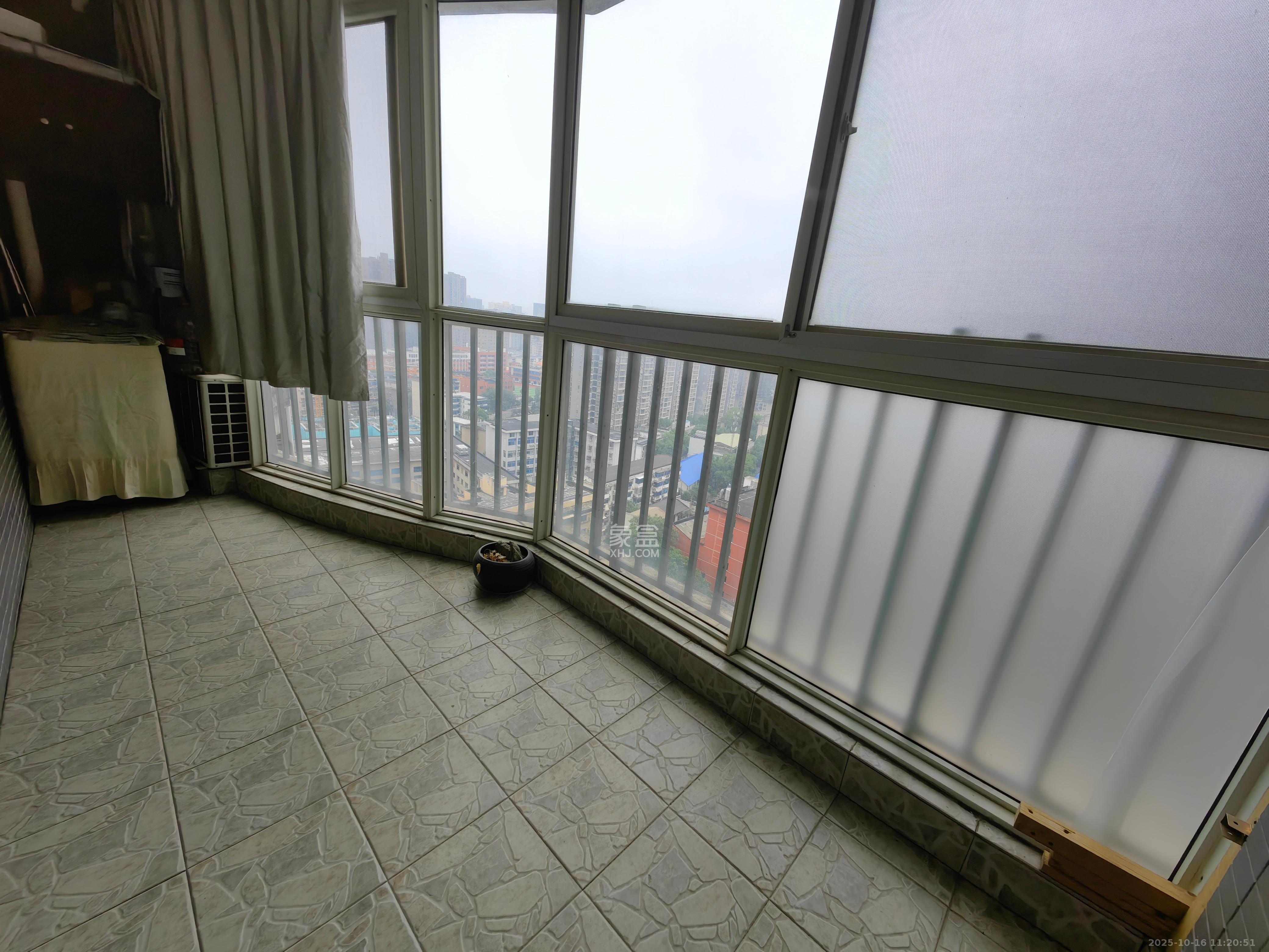 芙蓉公馆  1室1厅1卫    2500.0元/月室内图