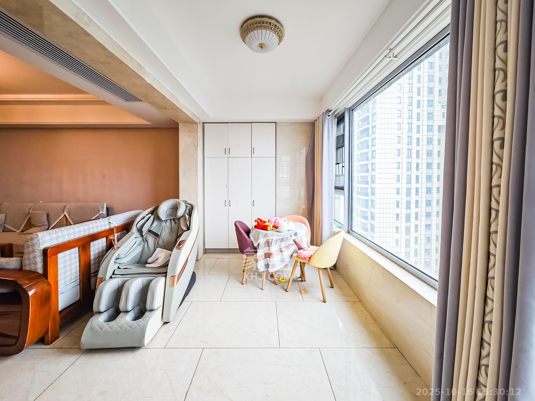 湘江壹号一二三期(创远湘江壹号) 1室0厅0卫 288.0万 湘江壹号一二三期(创远湘江壹号) 1室0厅0卫 288.0万阳台