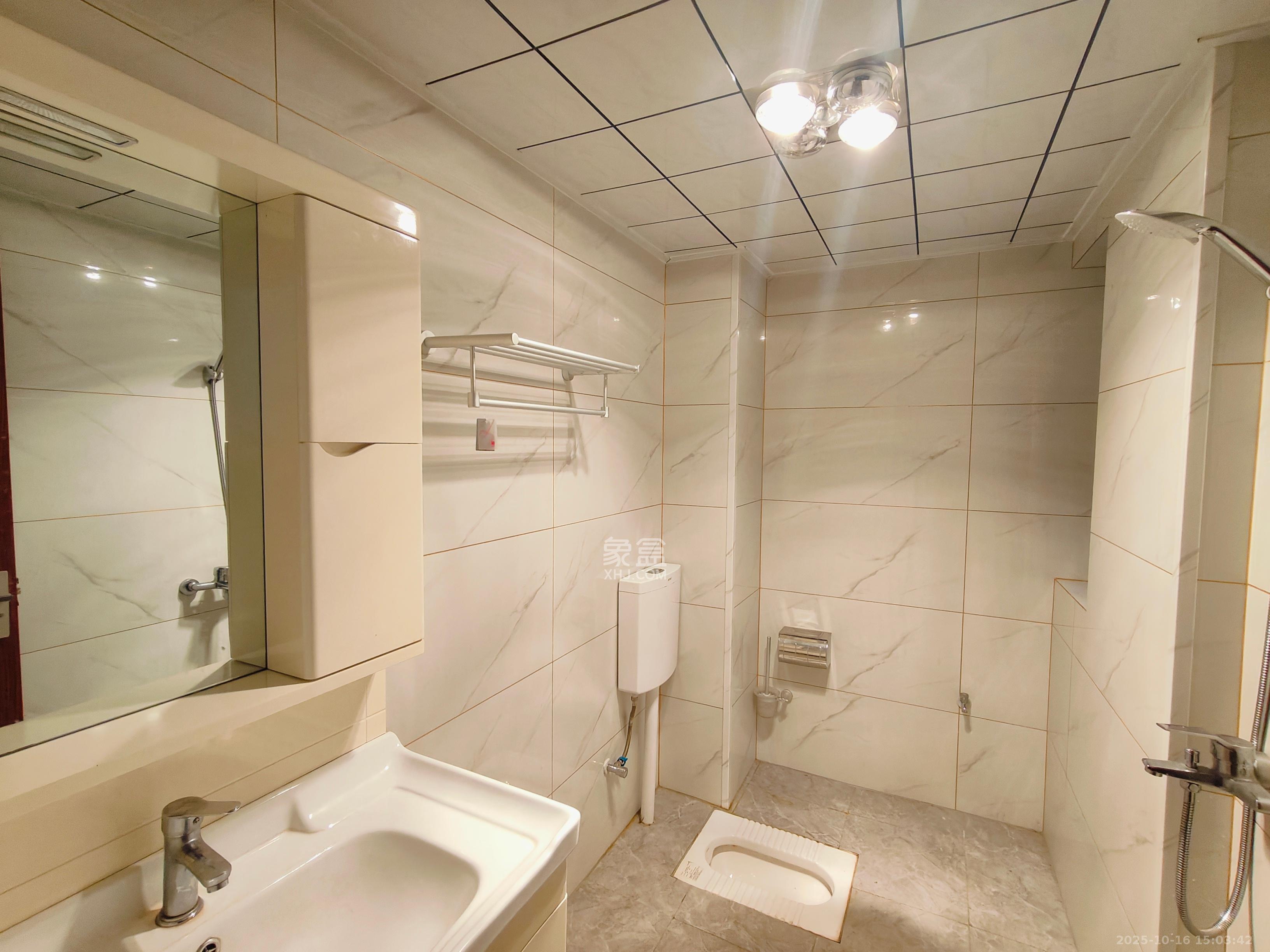 海伦春天 3室2厅2卫 2200.0元/月 海伦春天 3室2厅2卫 2200.0元/月室内图