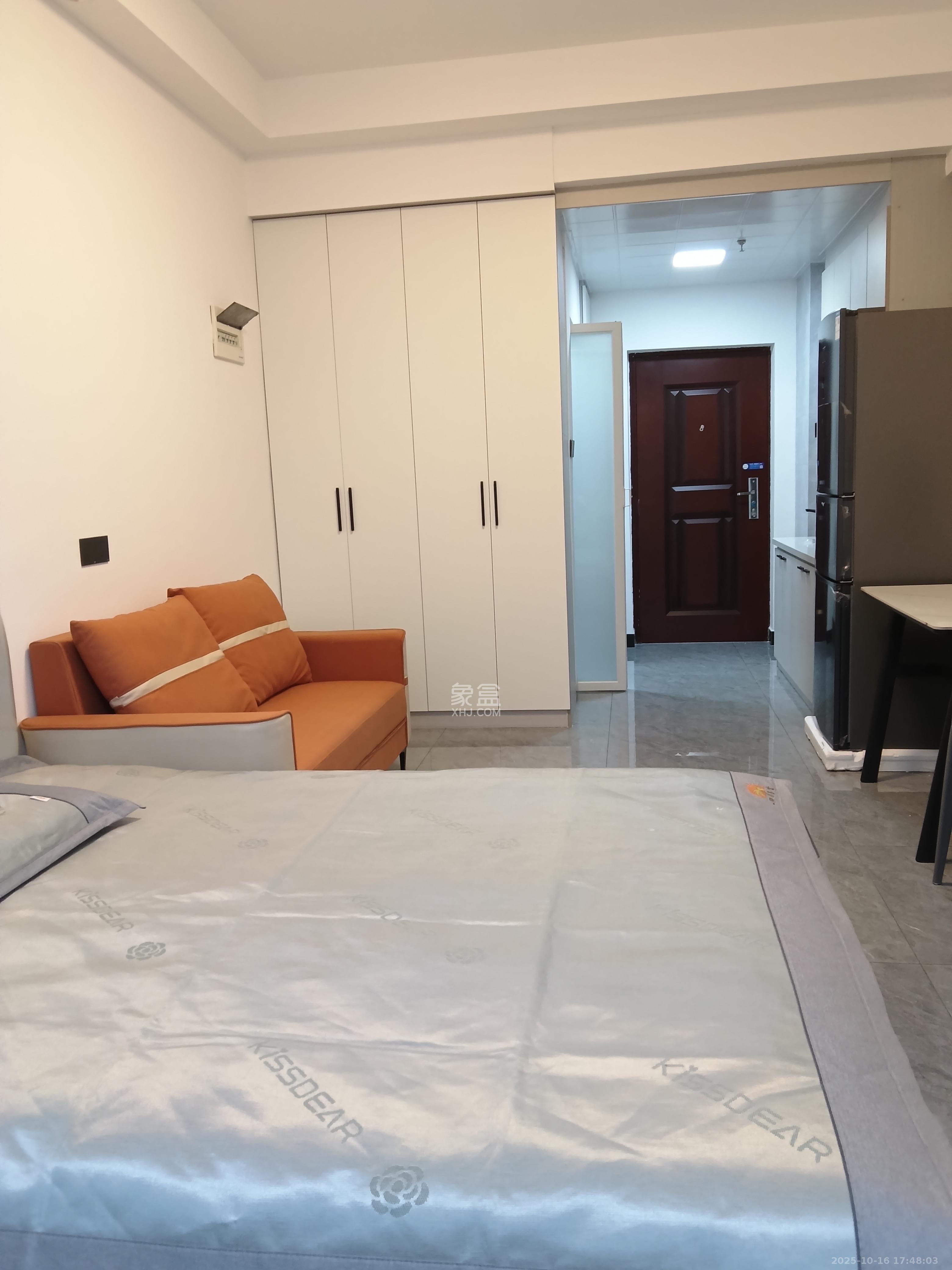 五江天街天寓  1室1厅1卫    1400.0元/月