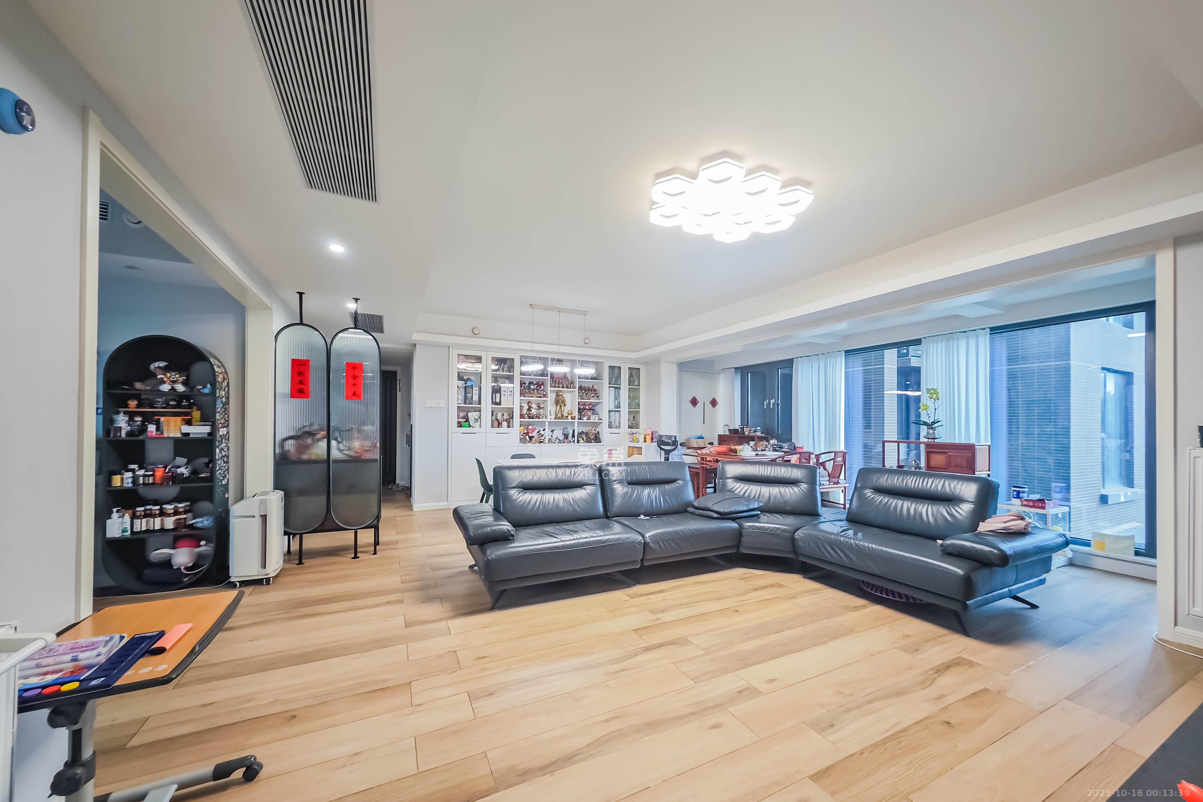 京武浪琴山一、二期  4室2厅2卫    280.0万 京武浪琴山一、二期  4室2厅2卫    280.0万