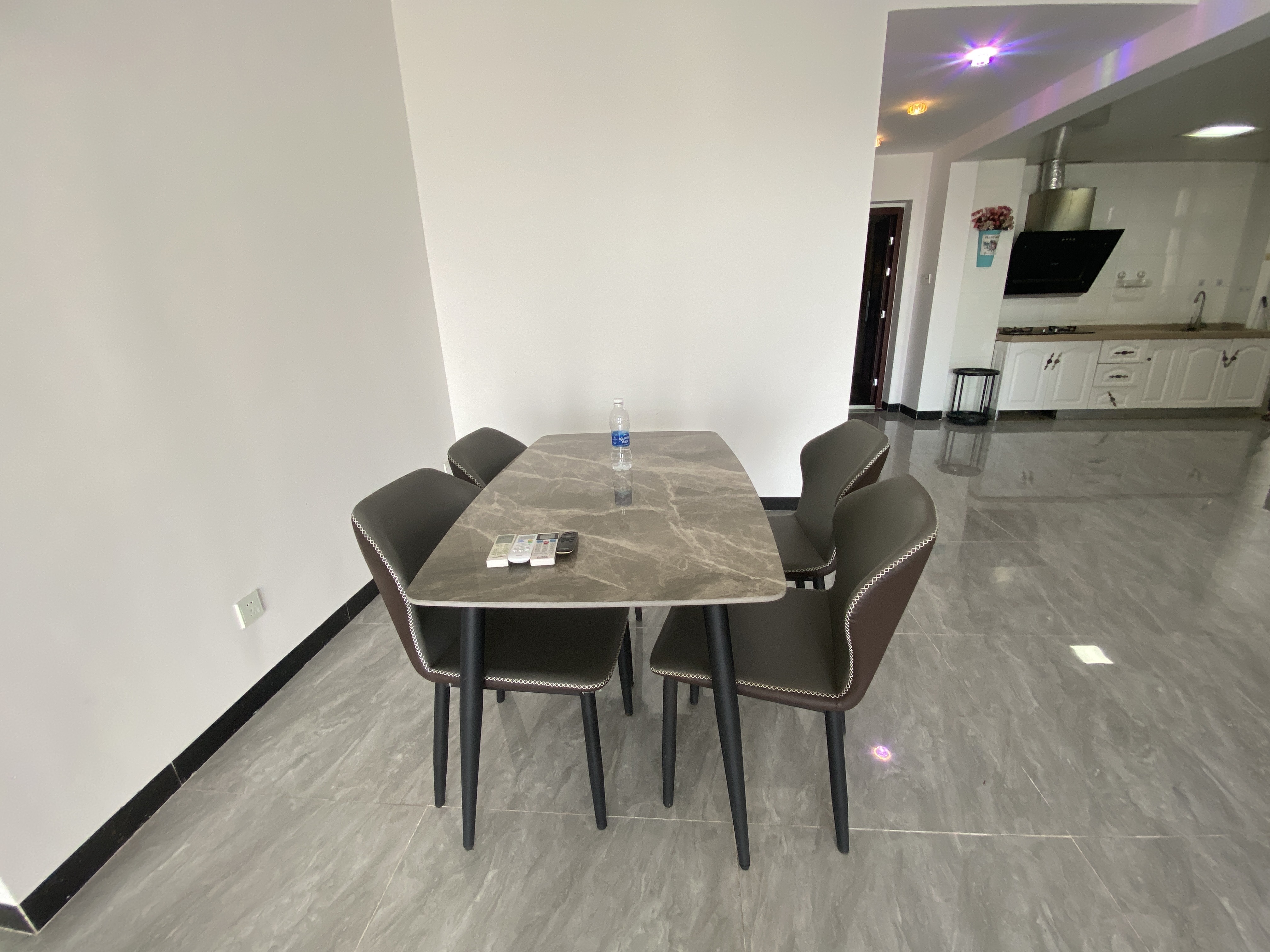 德盛华庭 3室1厅1卫 2500.0元/月 德盛华庭 3室1厅1卫 2500.0元/月室内图