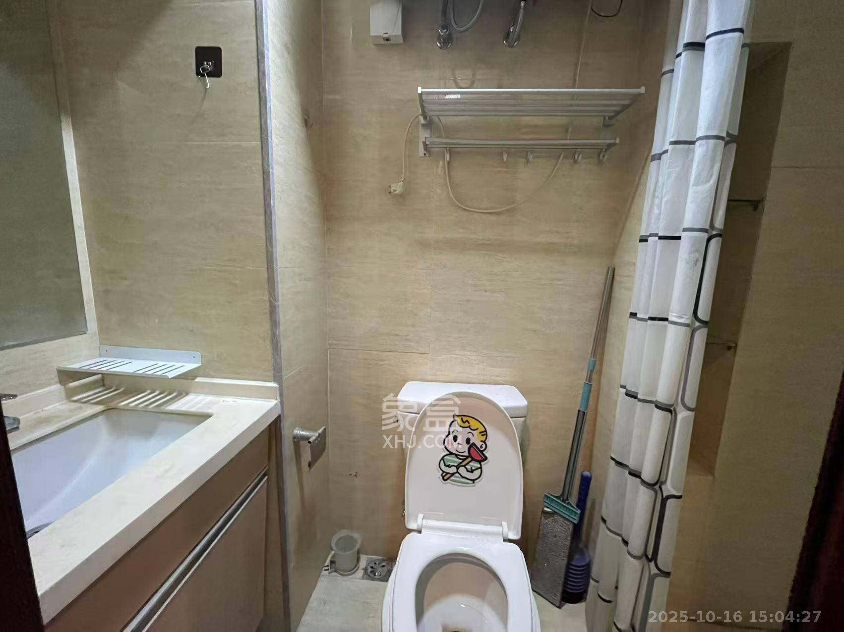 绿地中央广场  1室1厅1卫    1500.0元/月室内图