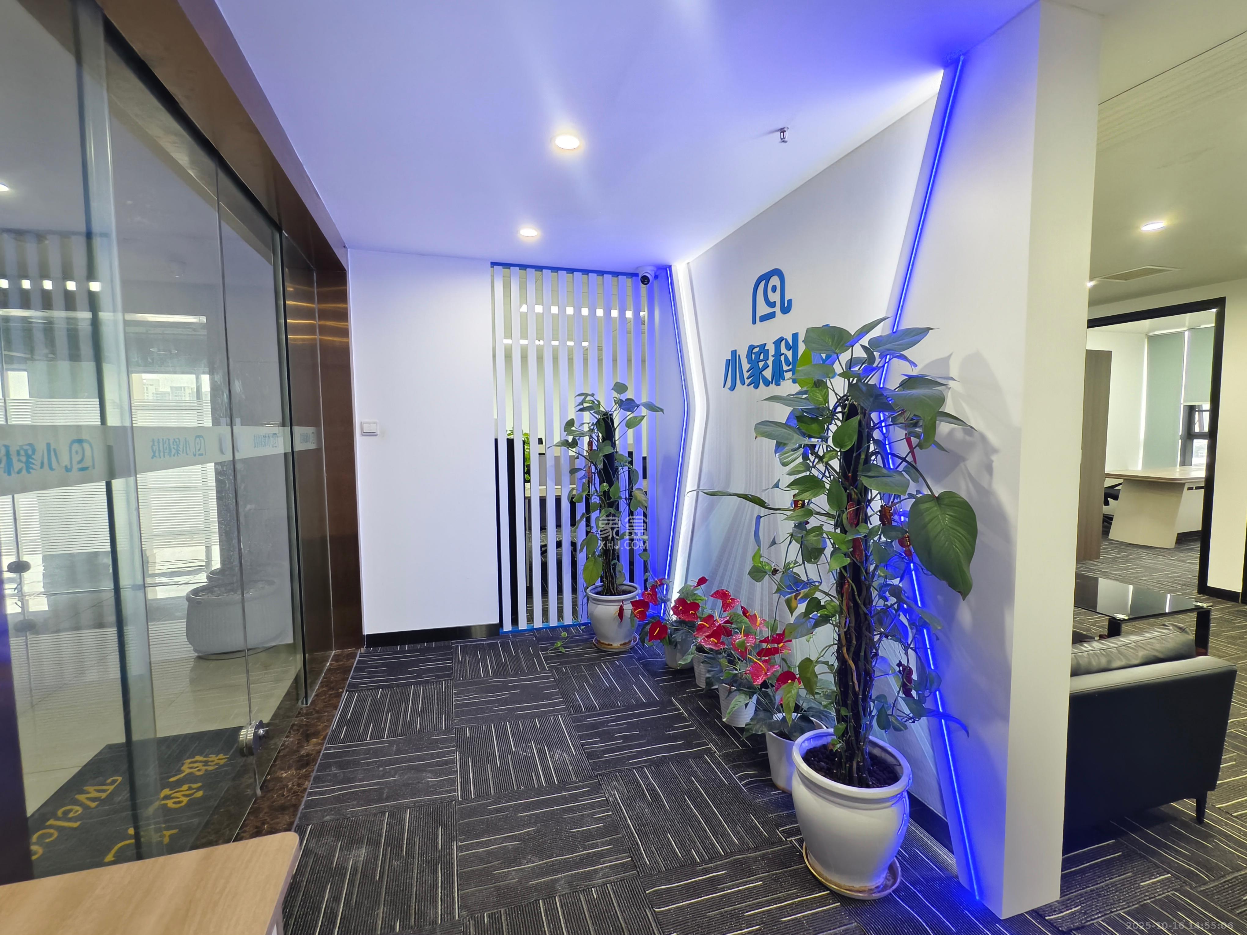 万坤图财富广场   260.0㎡      12000.0元/月室内图