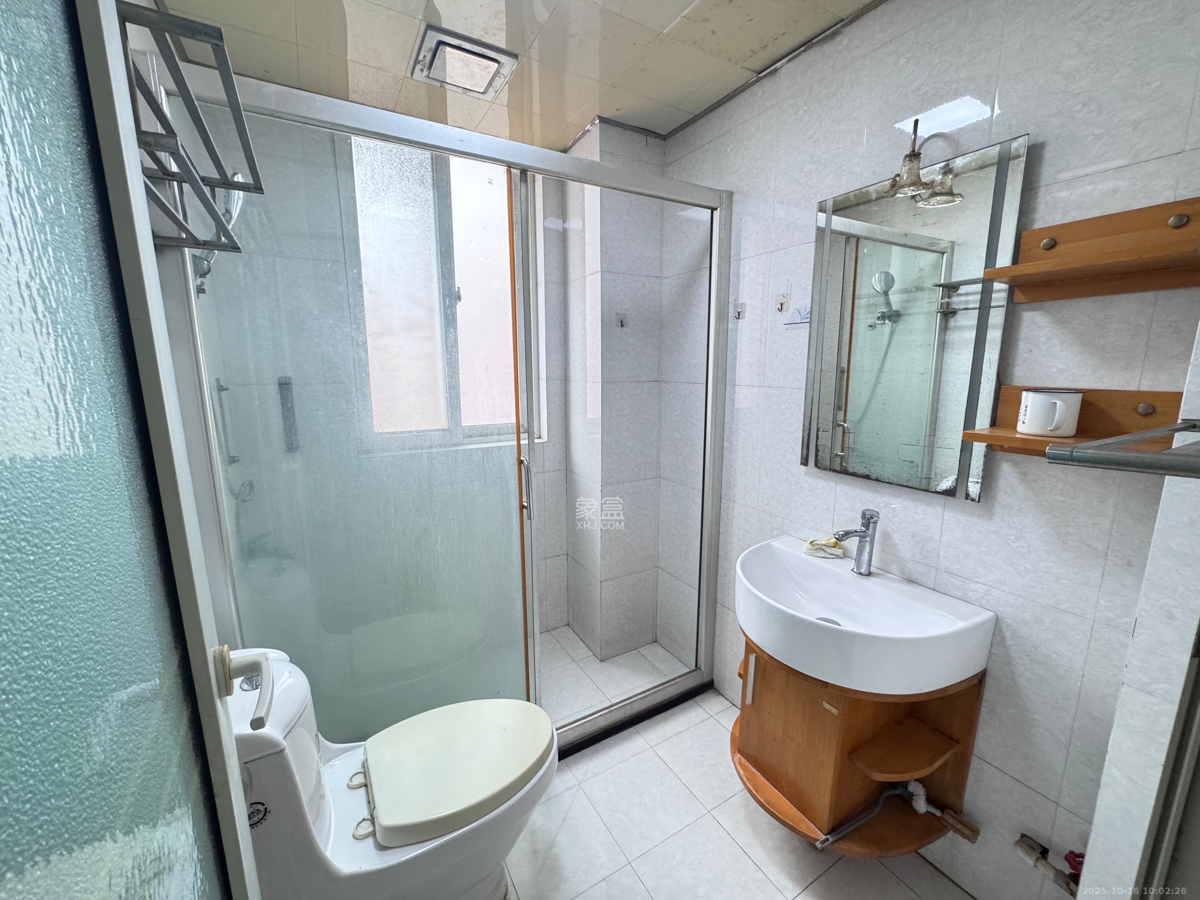 金领家族  3室2厅2卫    2000.0元/月 金领家族  3室2厅2卫    2000.0元/月室内图