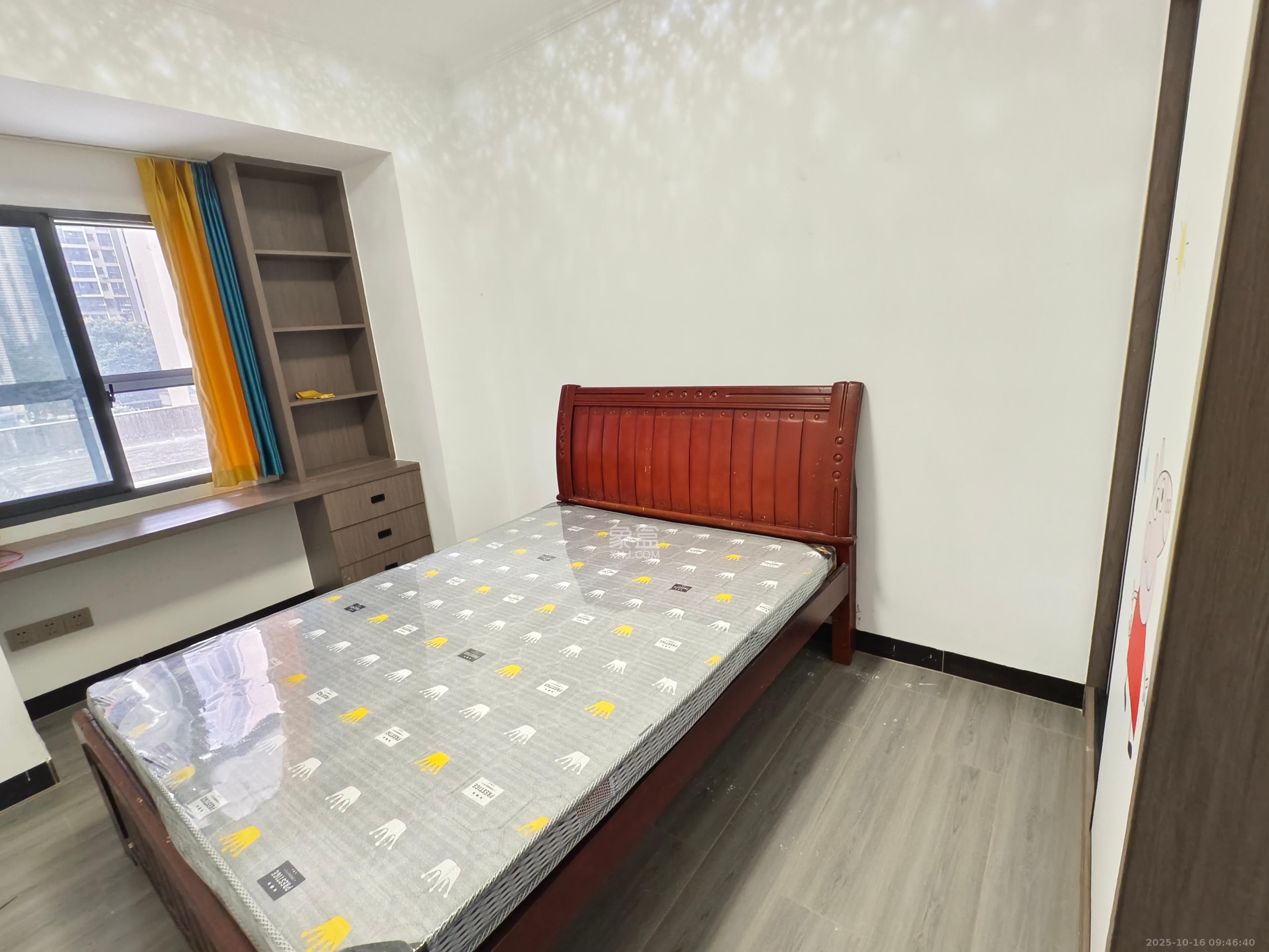 松雅湖壹号  4室2厅2卫    3200.0元/月 松雅湖壹号  4室2厅2卫    3200.0元/月室内图