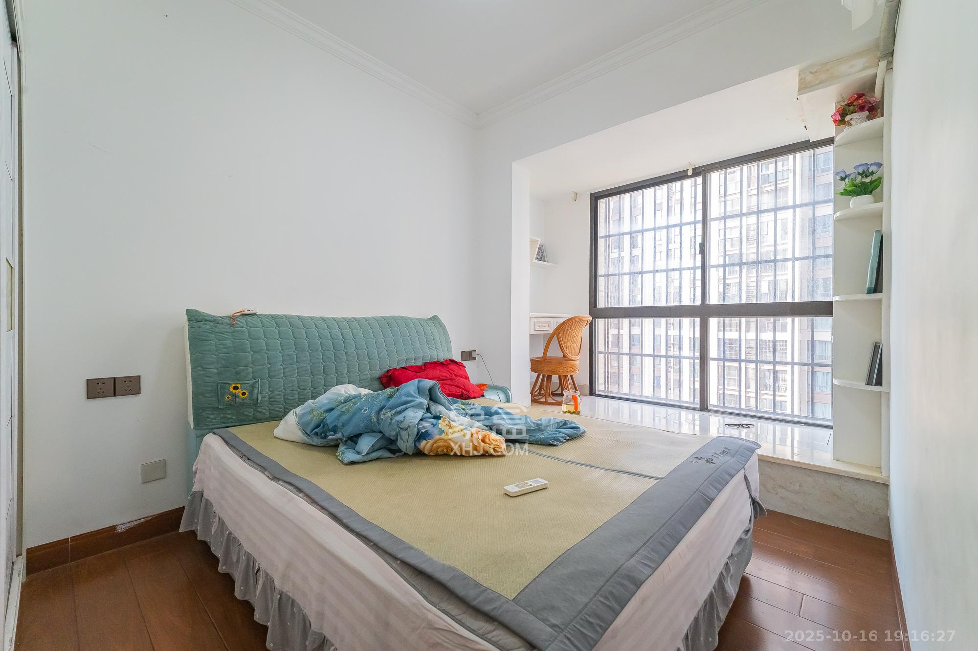 国泰九龙湾 4室2厅2卫 98.0万 国泰九龙湾 4室2厅2卫 98.0万卧室