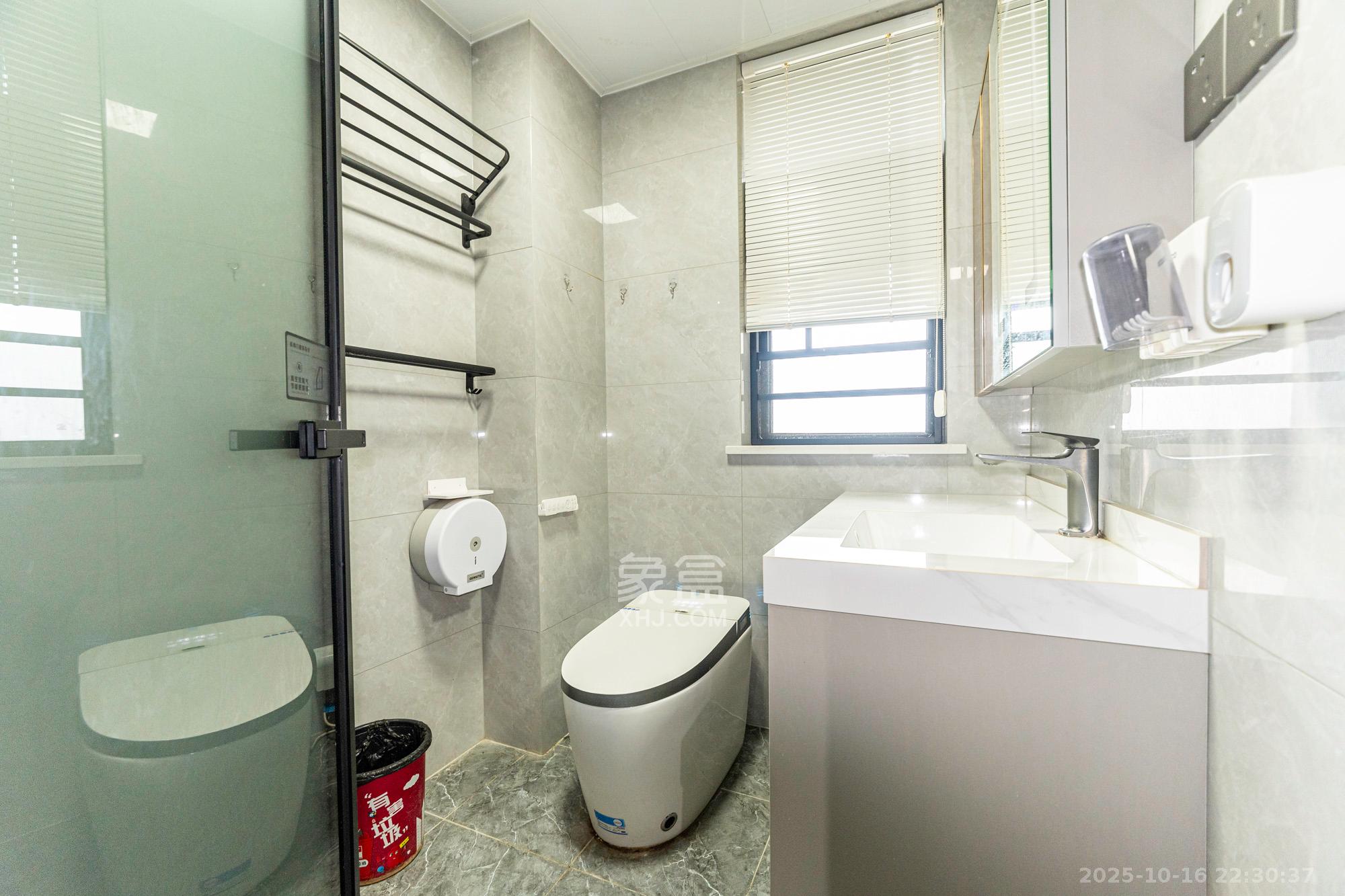 盛地东方芯府 3室2厅2卫 78.8万 盛地东方芯府 3室2厅2卫 78.8万卫生间