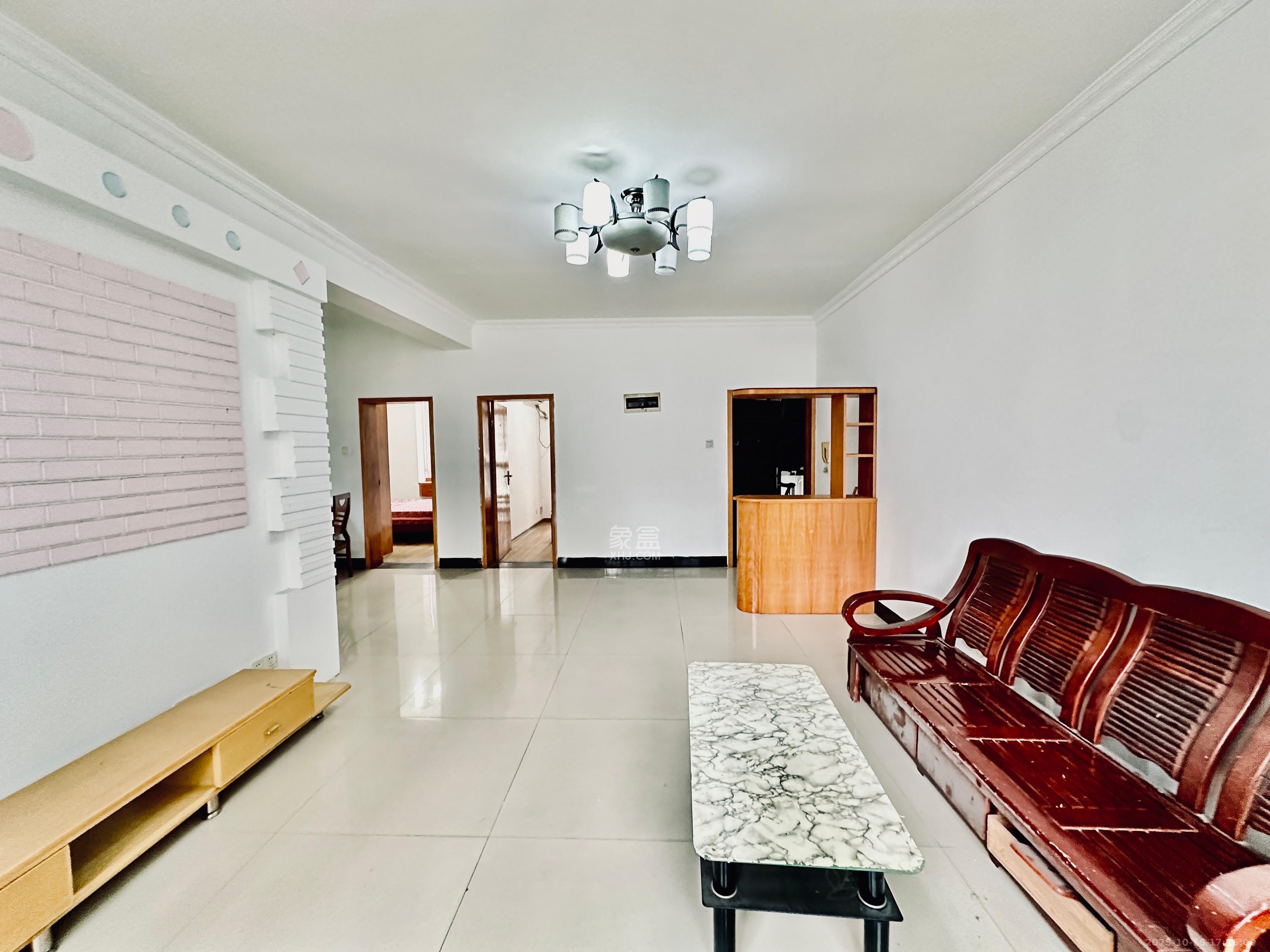 银馨家园  1室0厅0卫    1600.0元/月