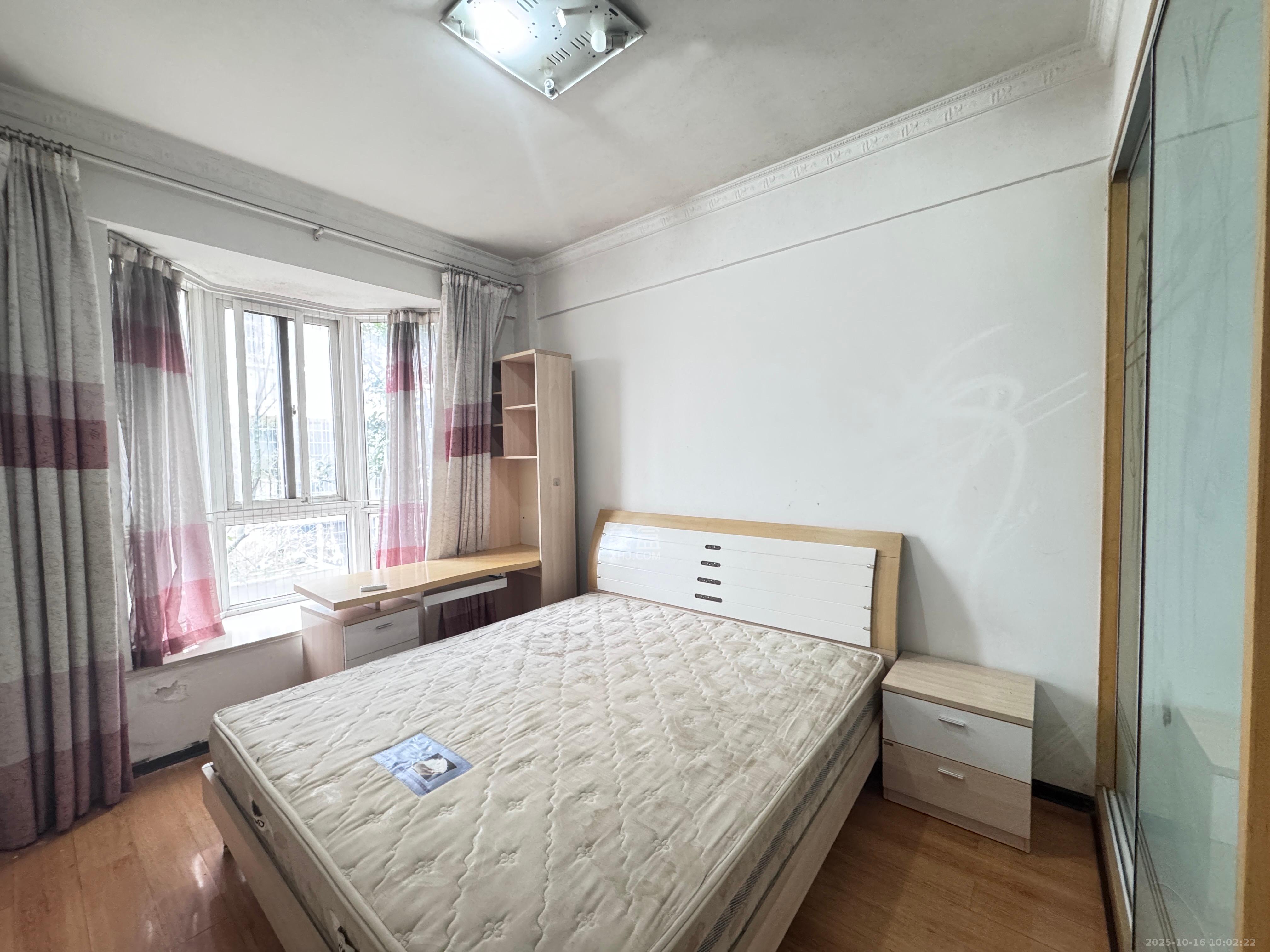 金领家族  3室2厅2卫    2000.0元/月室内图