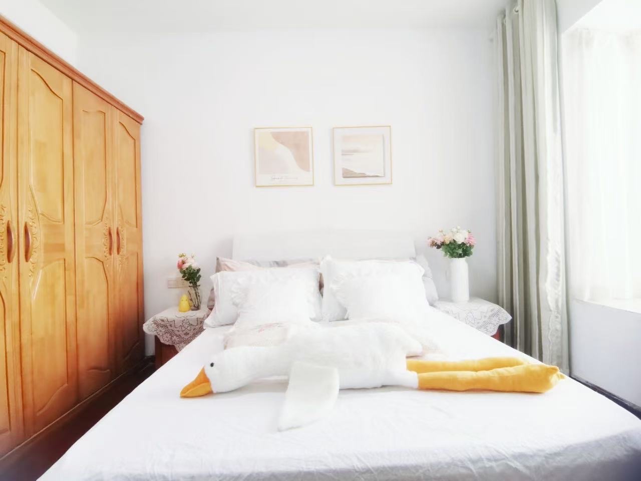 冠都现代城(冠都幸福彼岸) 4室2厅2卫 2500.0元/月 冠都现代城(冠都幸福彼岸) 4室2厅2卫 2500.0元/月室内图