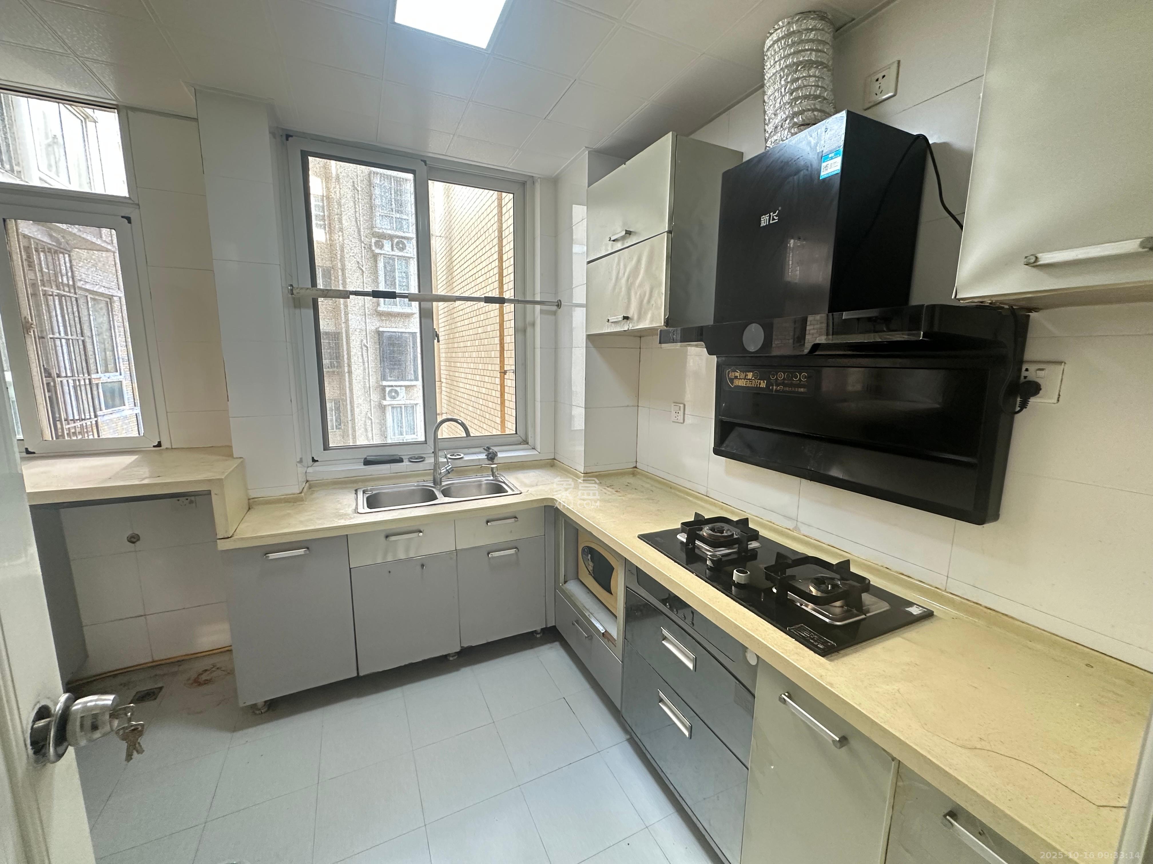 金碧文华  2室2厅1卫    2000.0元/月室内图