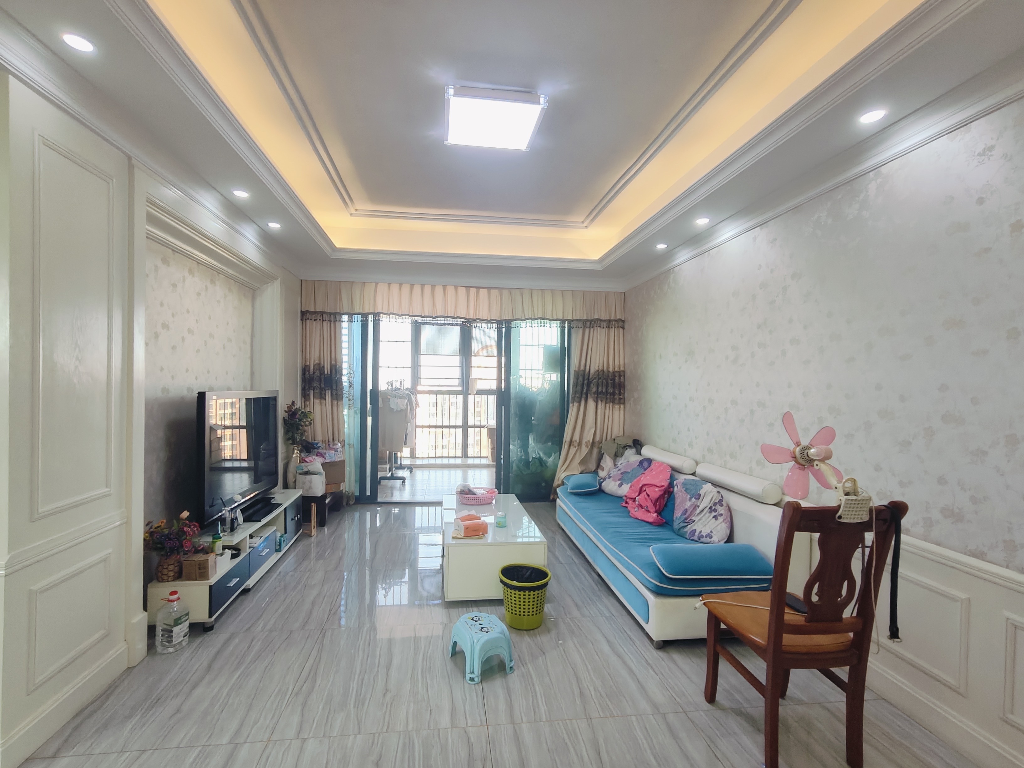 海岸豪庭  2室2厅1卫    176.0万 海岸豪庭  2室2厅1卫    176.0万客厅