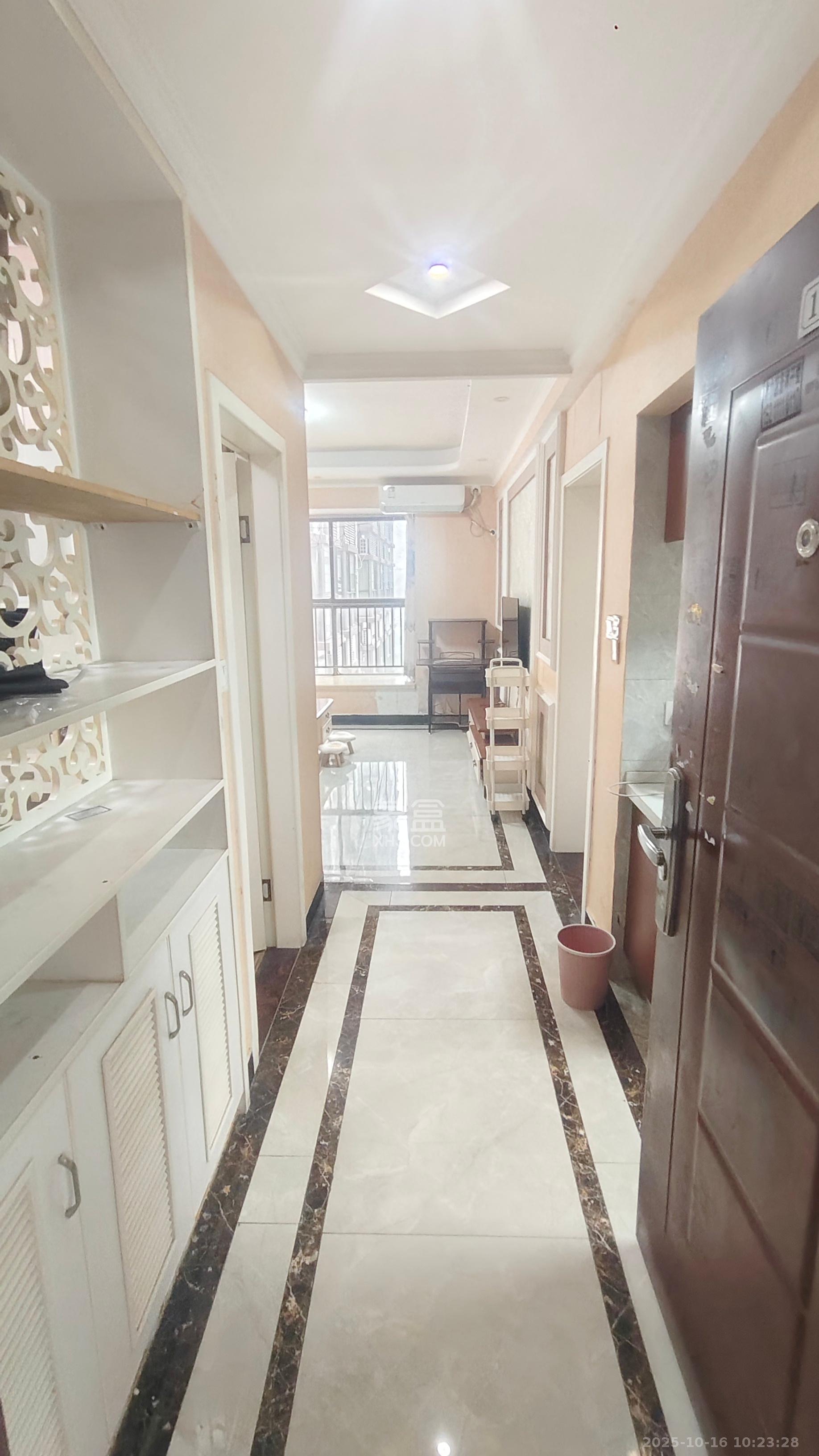 芙蓉同发  1室0厅1卫    2200.0元/月 芙蓉同发  1室0厅1卫    2200.0元/月