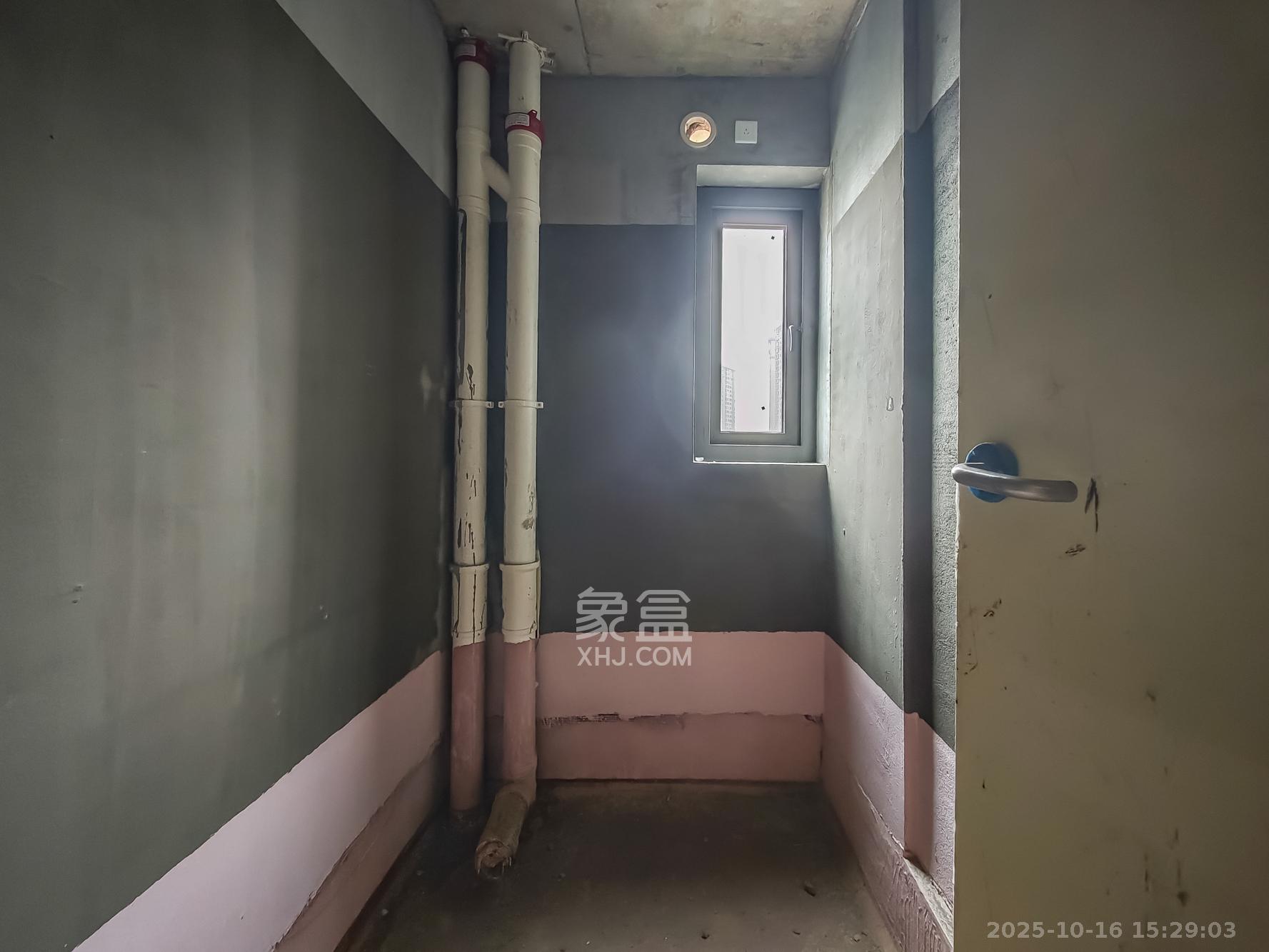 福晟钱隆国际(晟冉景苑) 3室2厅2卫 93.0万 福晟钱隆国际(晟冉景苑) 3室2厅2卫 93.0万卫生间