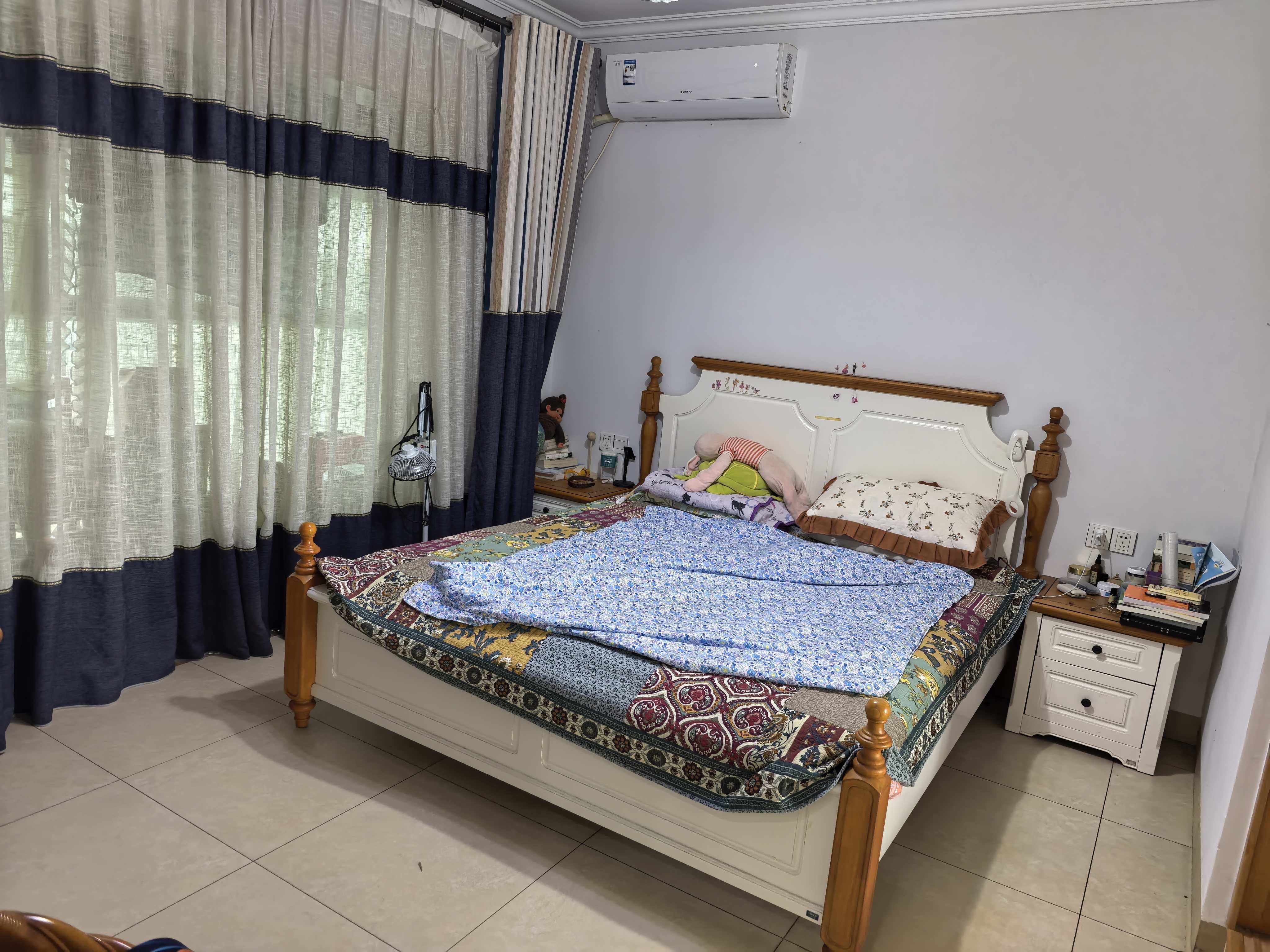 海岸豪庭  3室2厅2卫    207.0万 海岸豪庭  3室2厅2卫    207.0万客厅