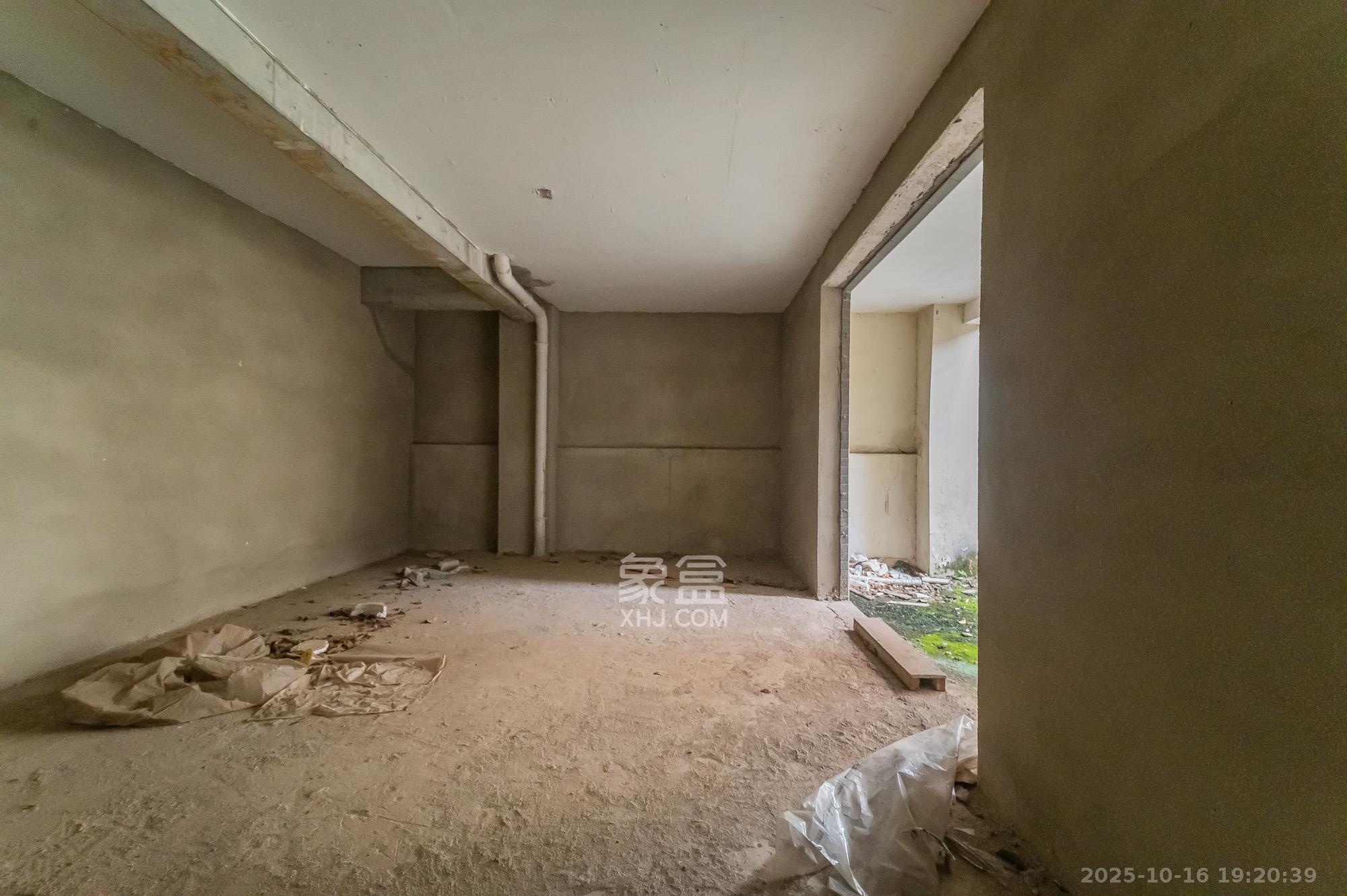 海伦春天 5室2厅3卫 215.0万 海伦春天 5室2厅3卫 215.0万其他