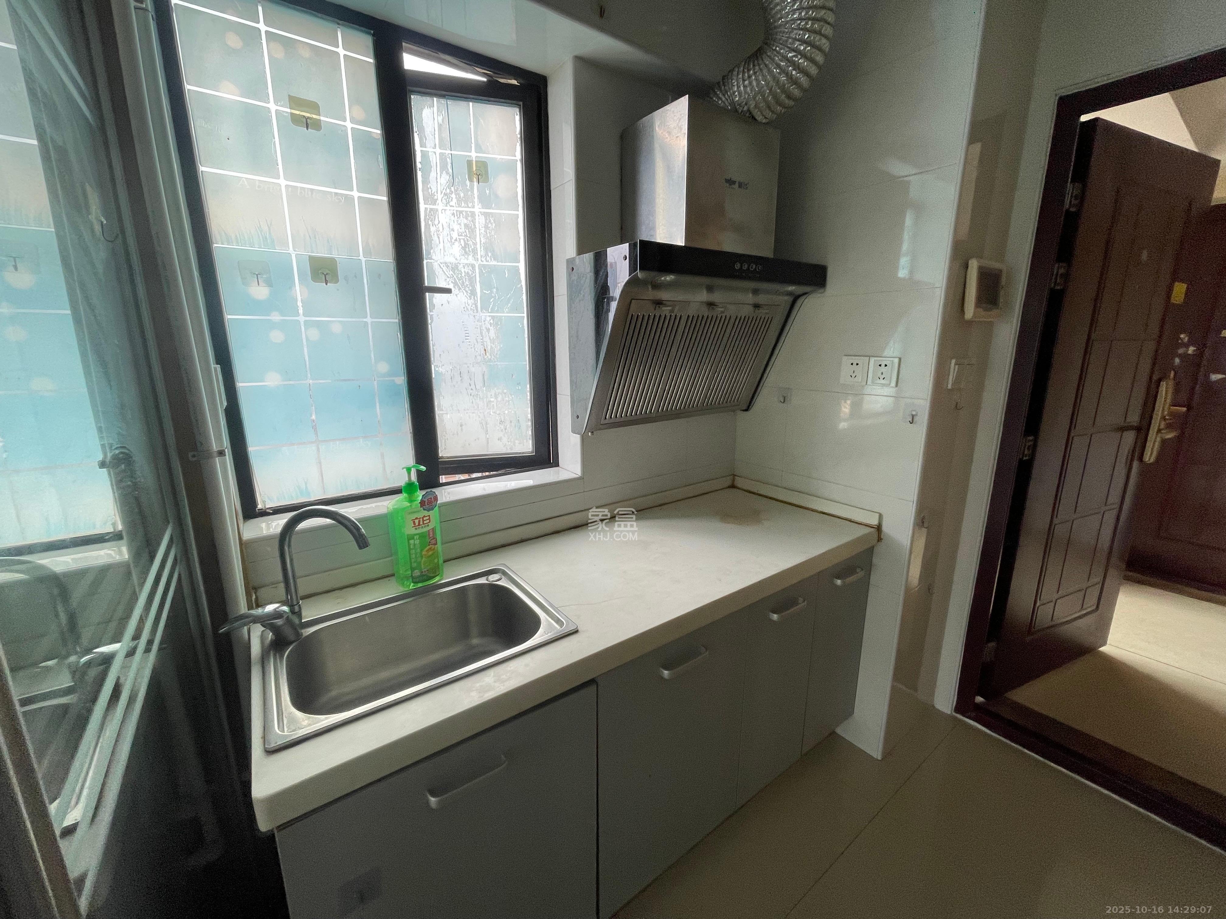 锦泰东环国际 1室1厅1卫 1600.0元/月 锦泰东环国际 1室1厅1卫 1600.0元/月室内图