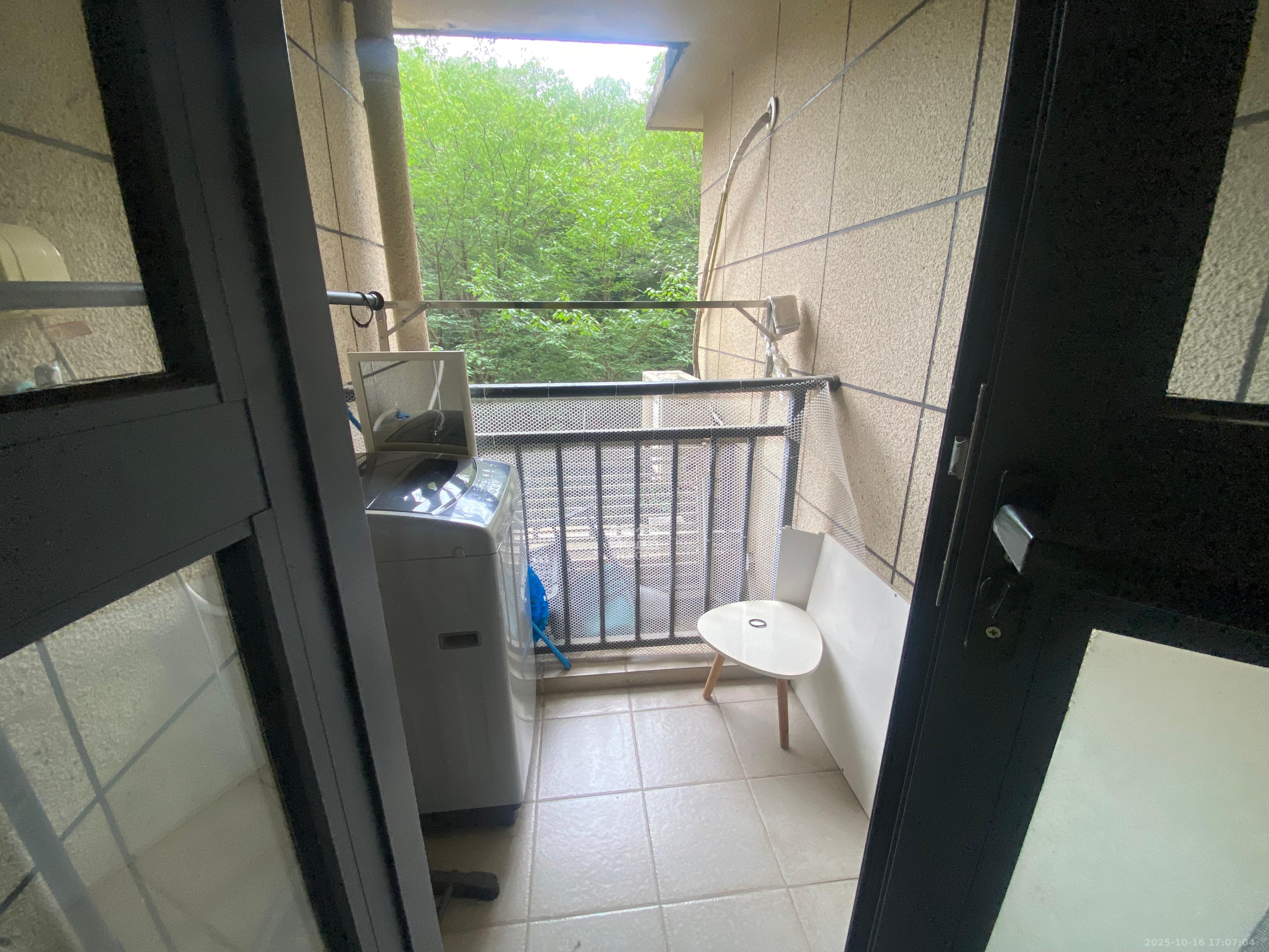 保利城(中航城国际社区、郡原美村)  1室1厅1卫    1400.0元/月 保利城(中航城国际社区、郡原美村)  1室1厅1卫    1400.0元/月室内图