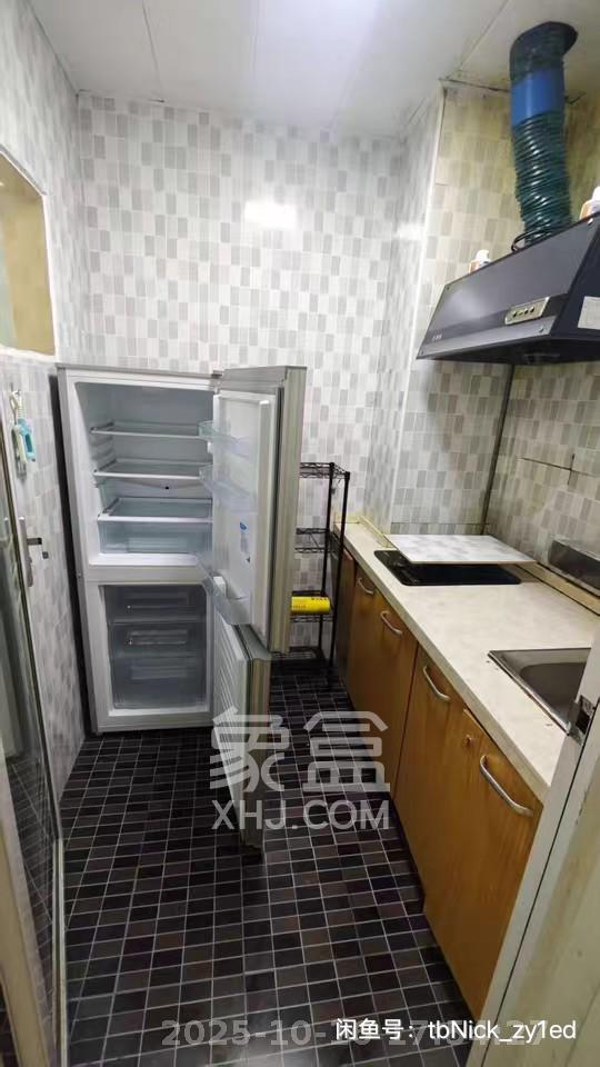 新长海广场  1室1厅1卫    1050.0元/月 新长海广场  1室1厅1卫    1050.0元/月室内图