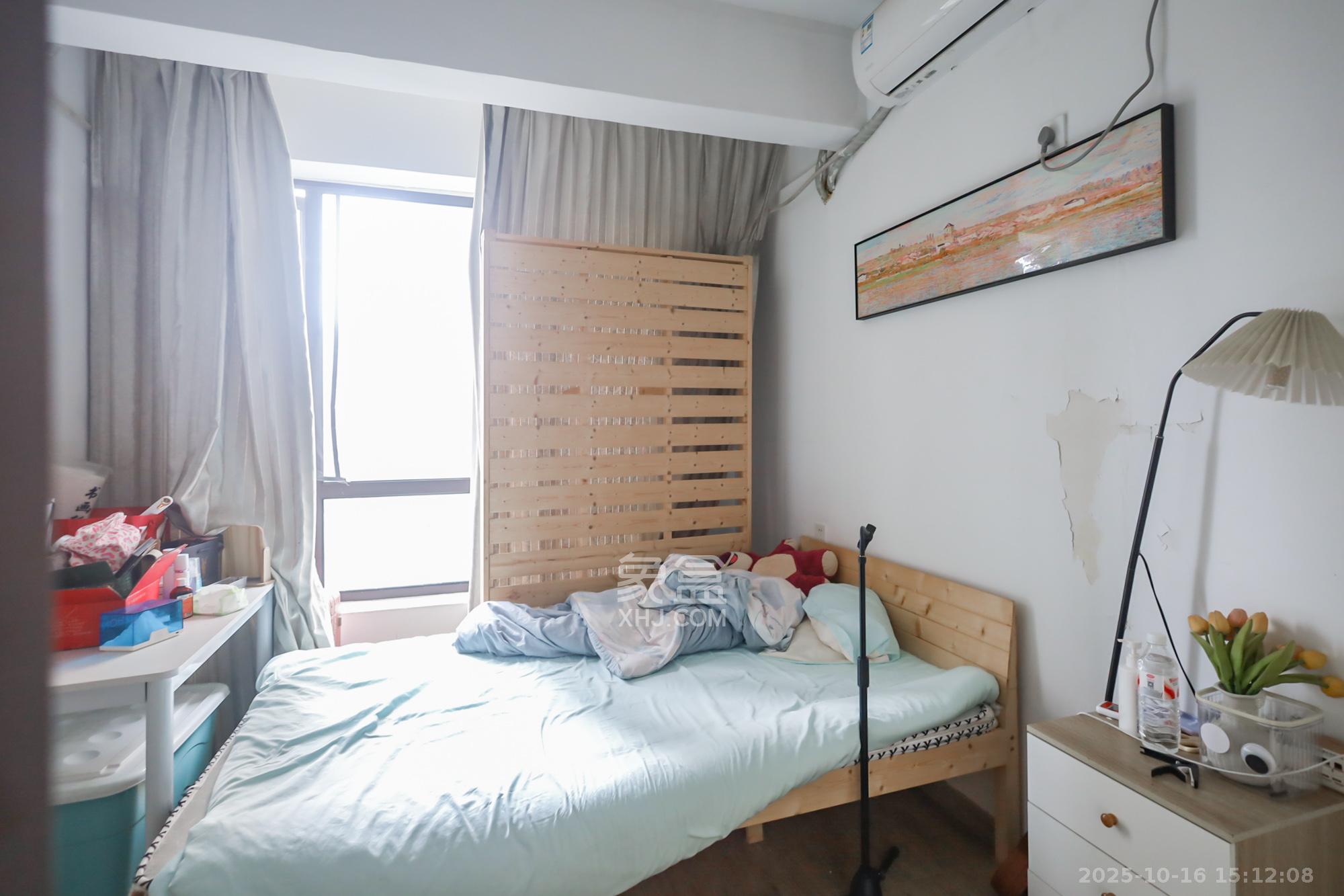 世茂铂翠湾二期  3室2厅1卫    135.0万 世茂铂翠湾二期  3室2厅1卫    135.0万卧室