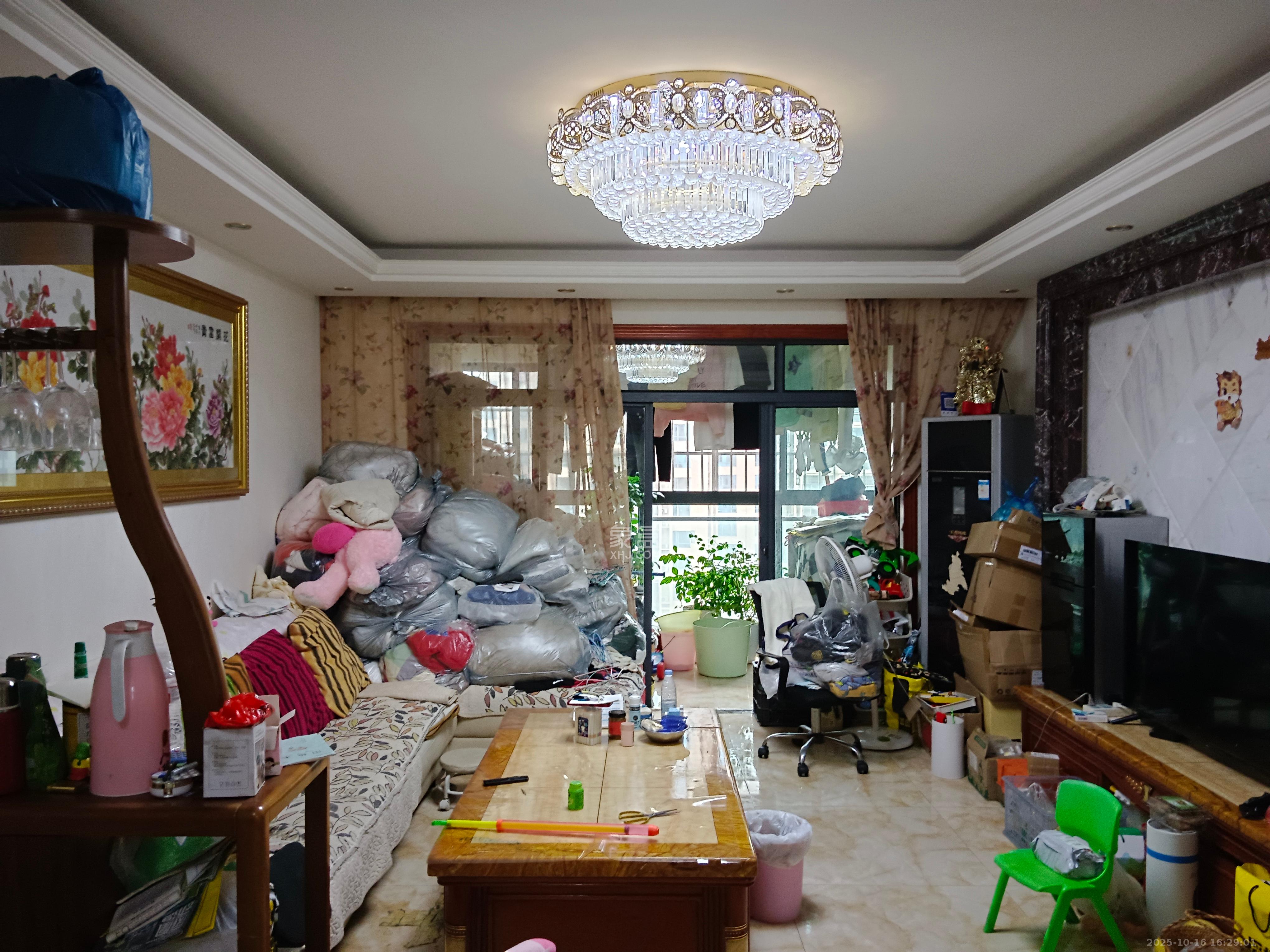 江河双水湾  4室2厅1卫    3200.0元/月 江河双水湾  4室2厅1卫    3200.0元/月